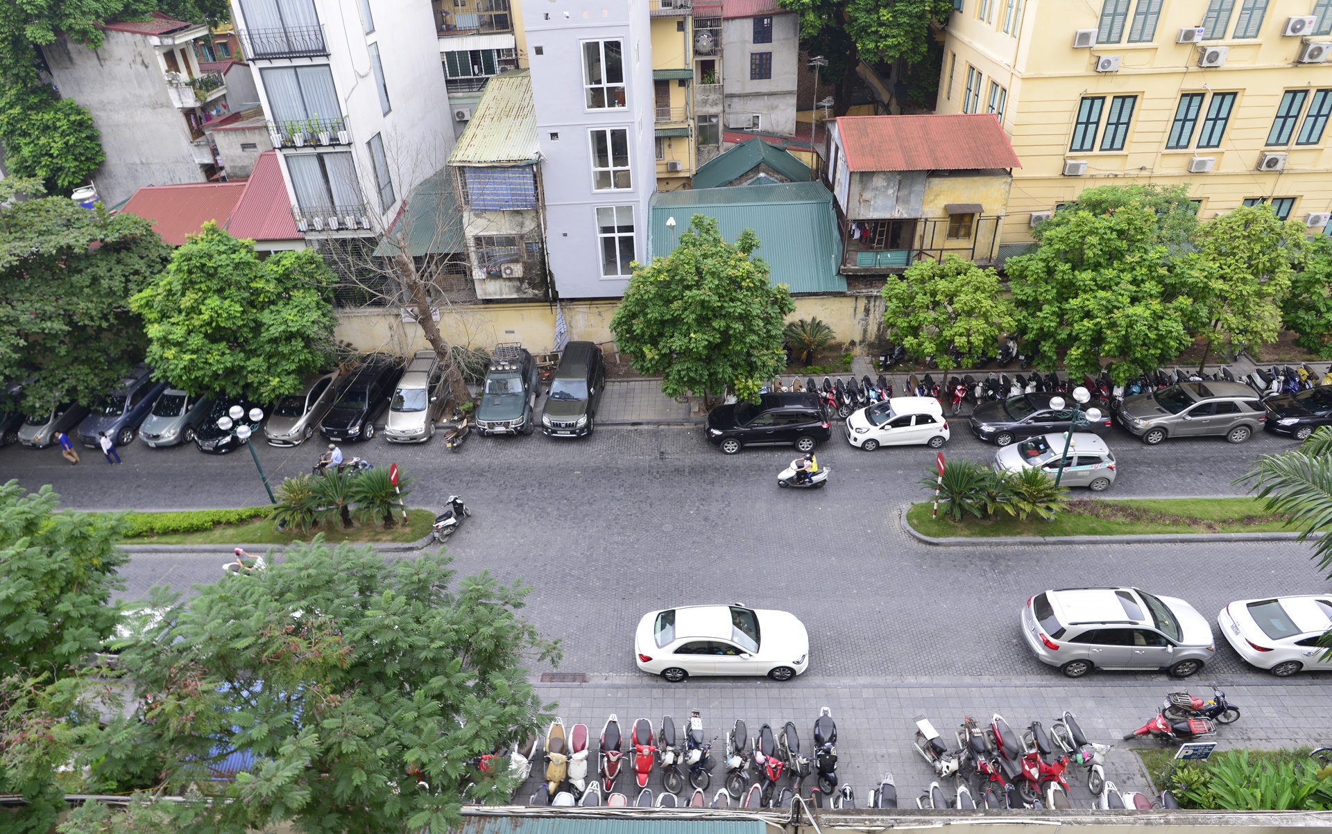 Bai do xe 'lot xac' tro thanh pho sach o Ha Noi anh 3