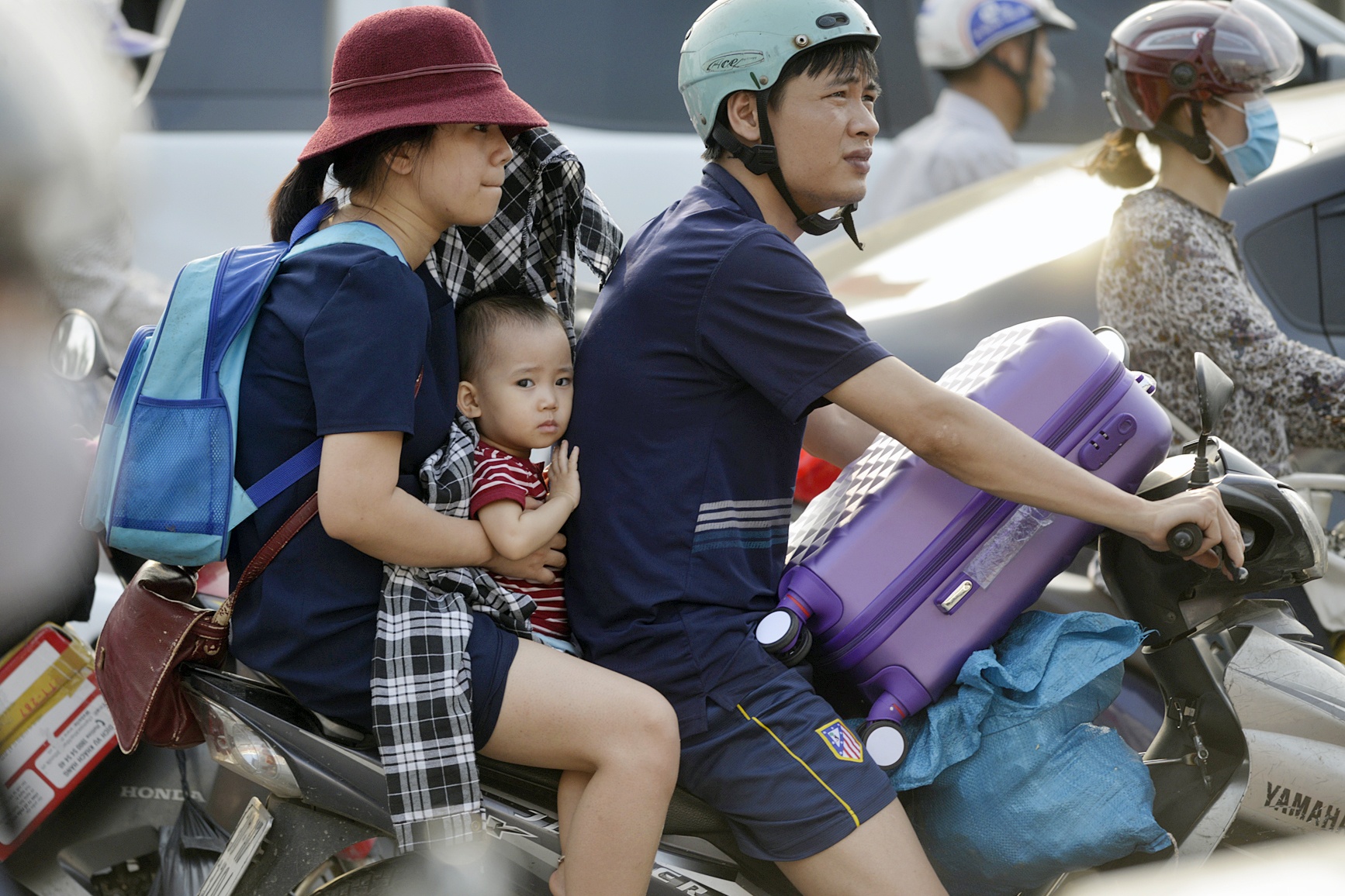 Cua ngo phia Nam Ha Noi un u sau dot nghi le anh 8