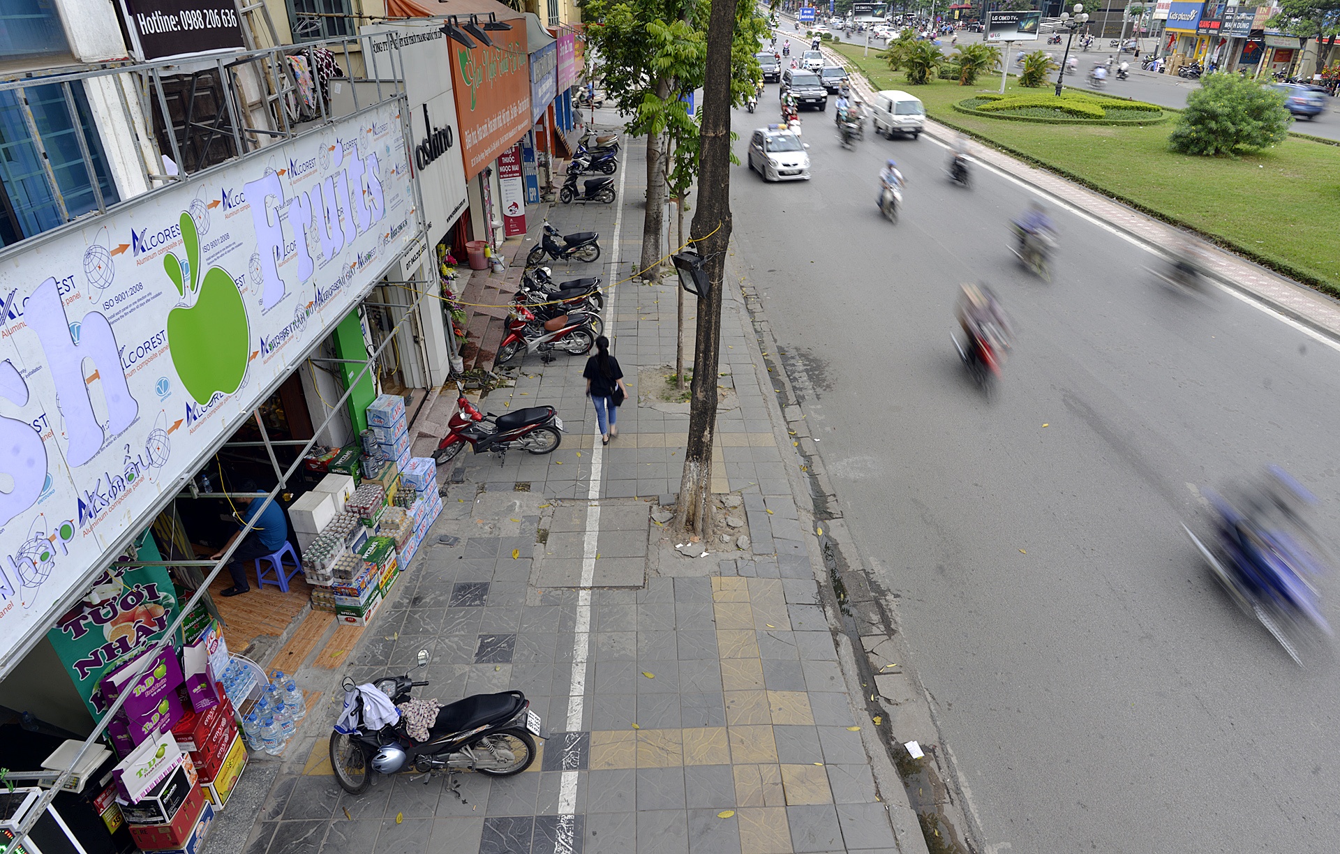 via he ha noi thong thoang sau khi don via he anh 9