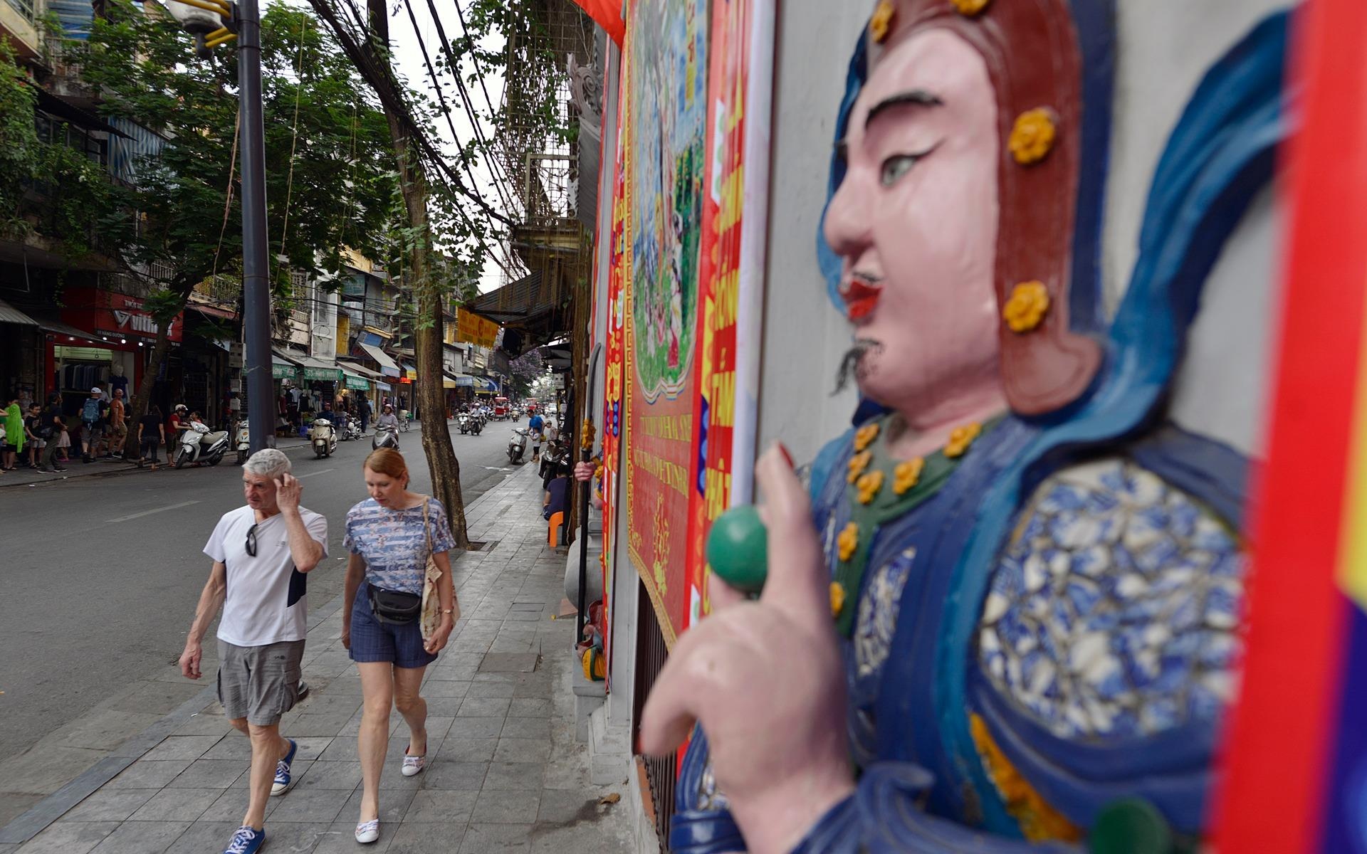 Via he Ha Noi sau 2 thang ra quan don dep hinh anh