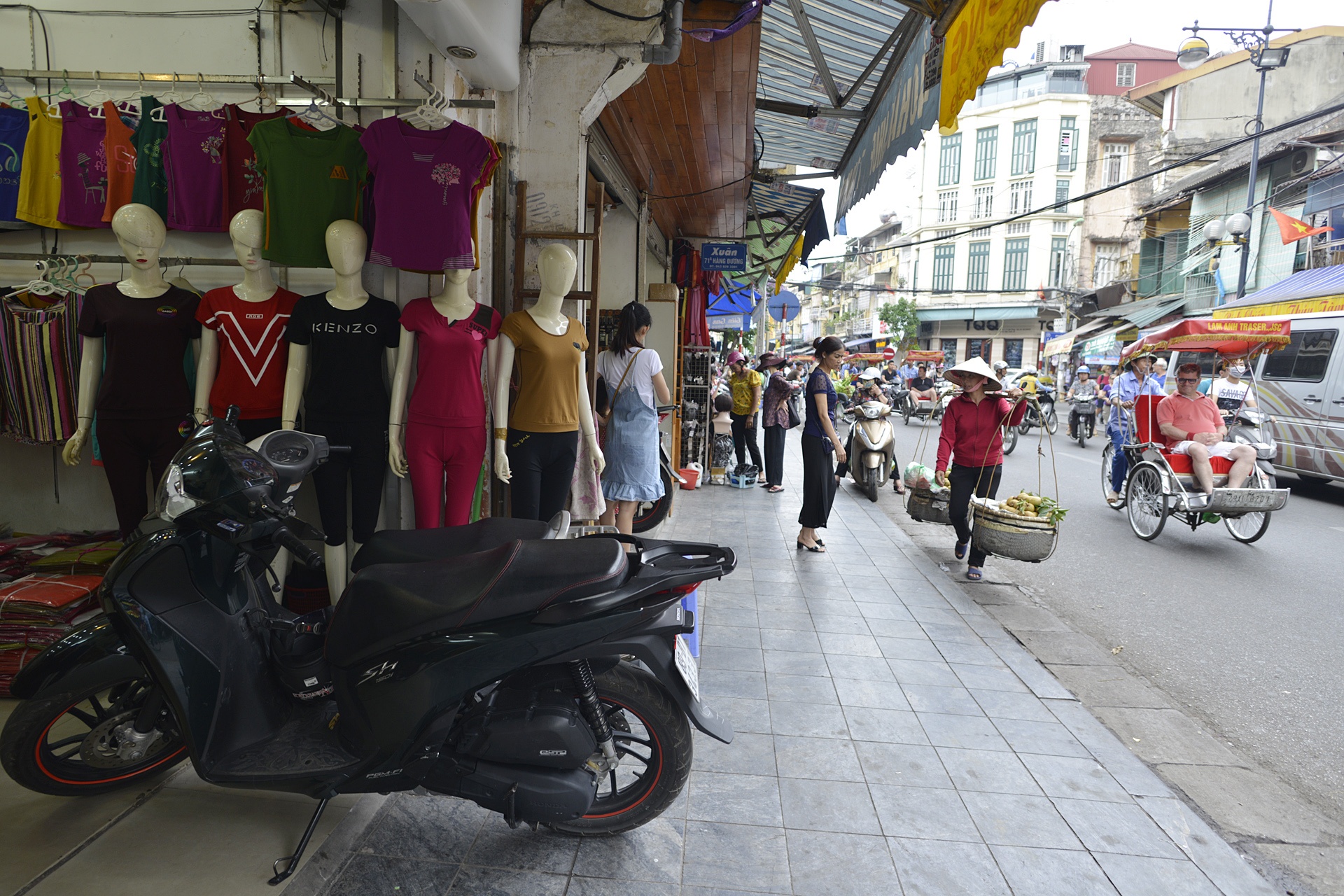 via he ha noi thong thoang sau khi don via he anh 5