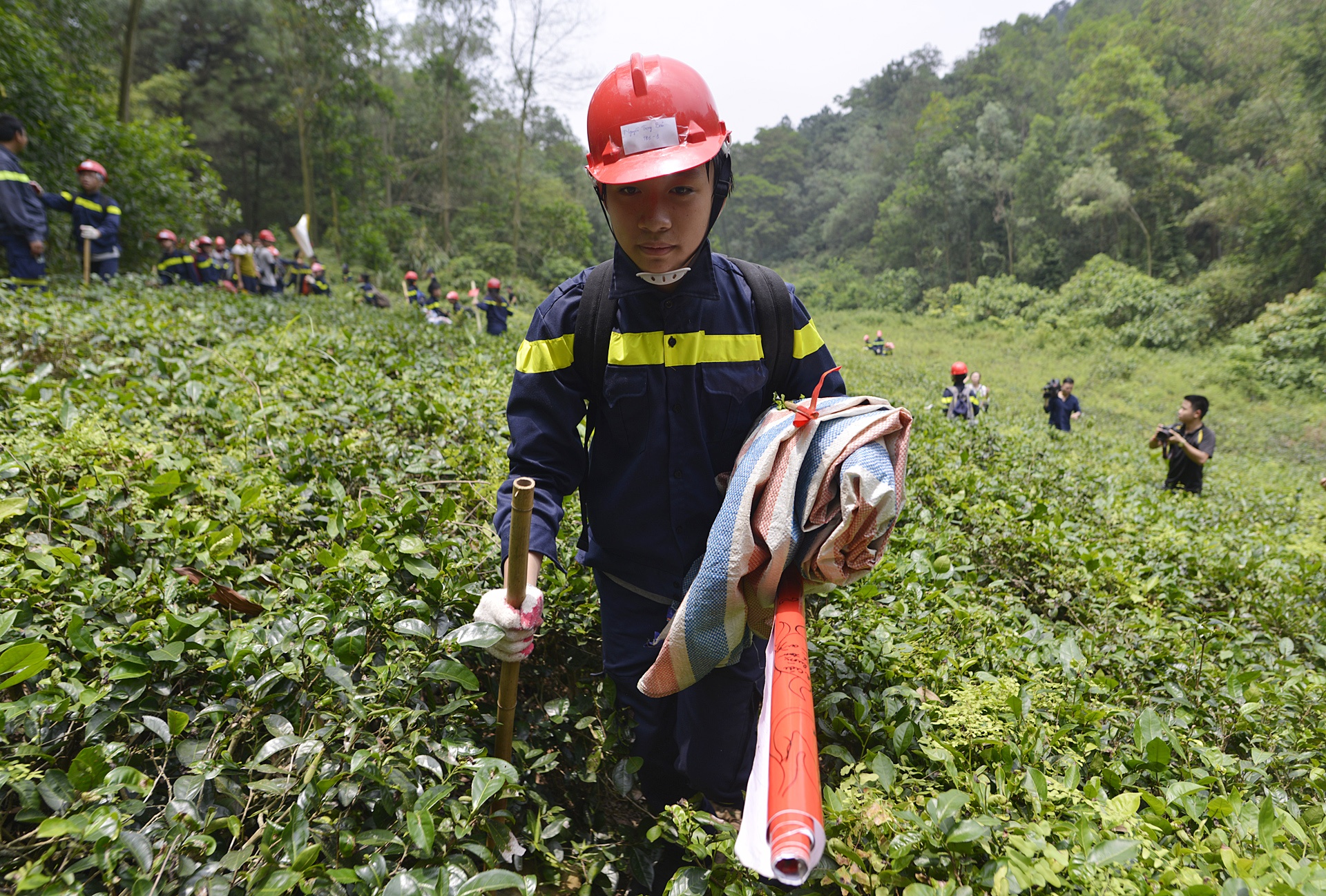 cac em nho hoc ky nang sinh ton trong rung sau anh 16