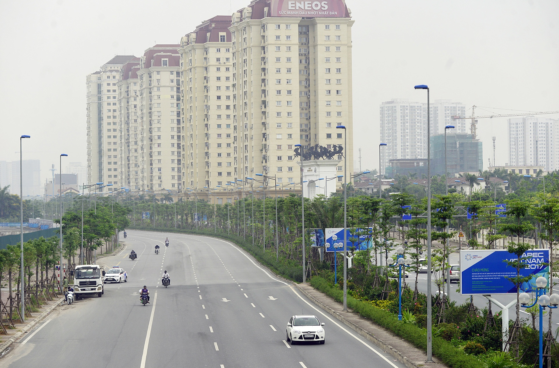 Cay xanh Ha Noi sau mot nam trong moi anh 18