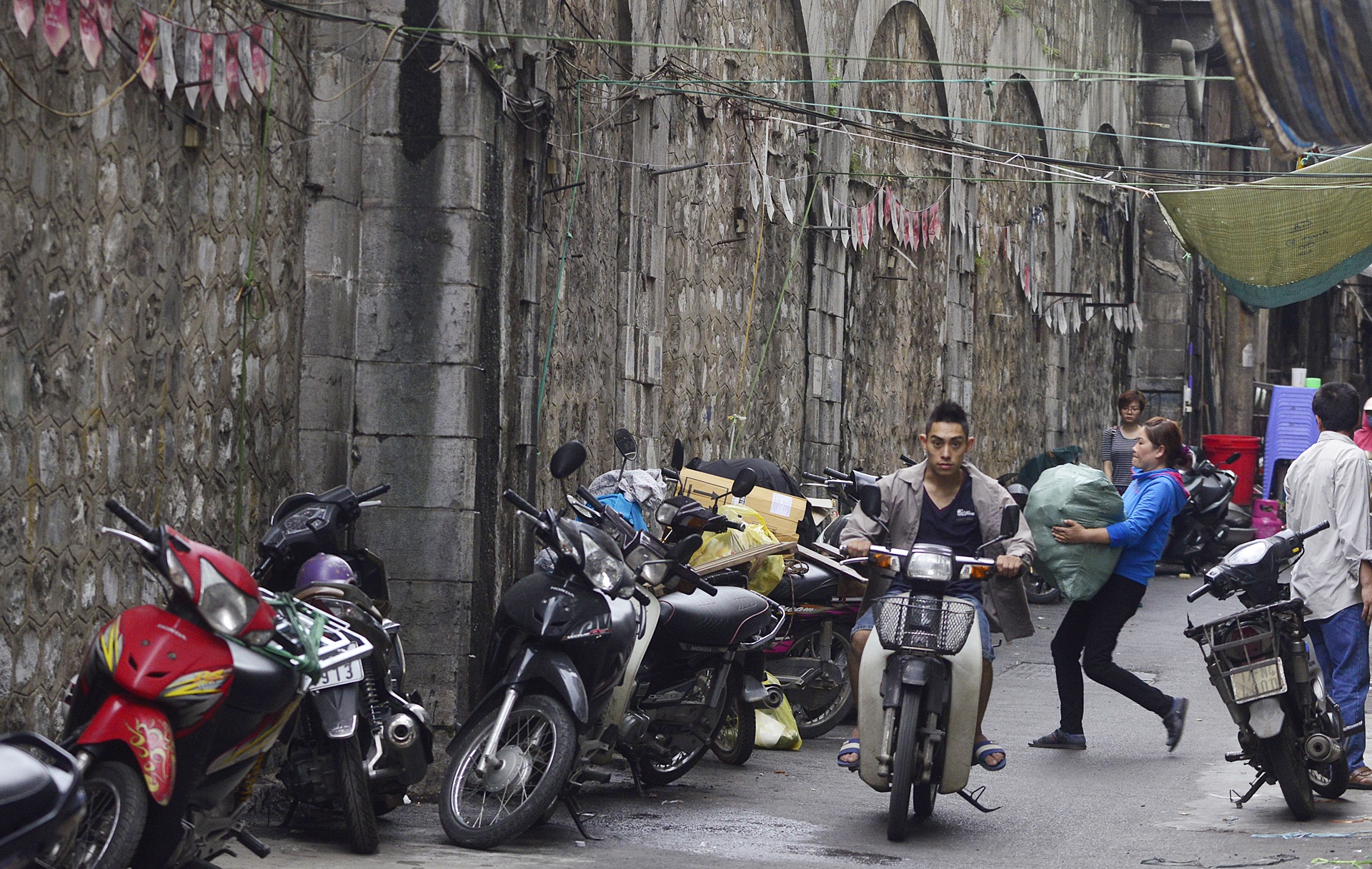 duc thong 131 vom cau Ha Noi anh 7