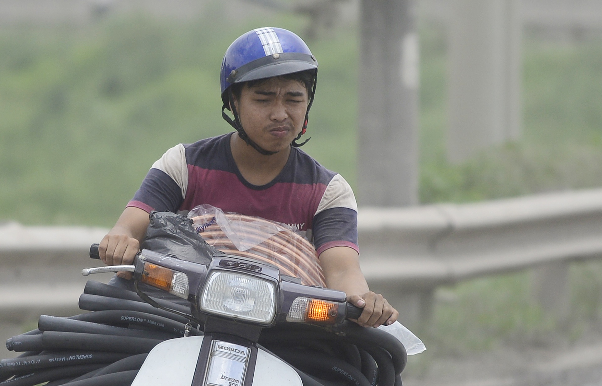 Con duong cat bui nhieu nam o Ha Noi hinh anh