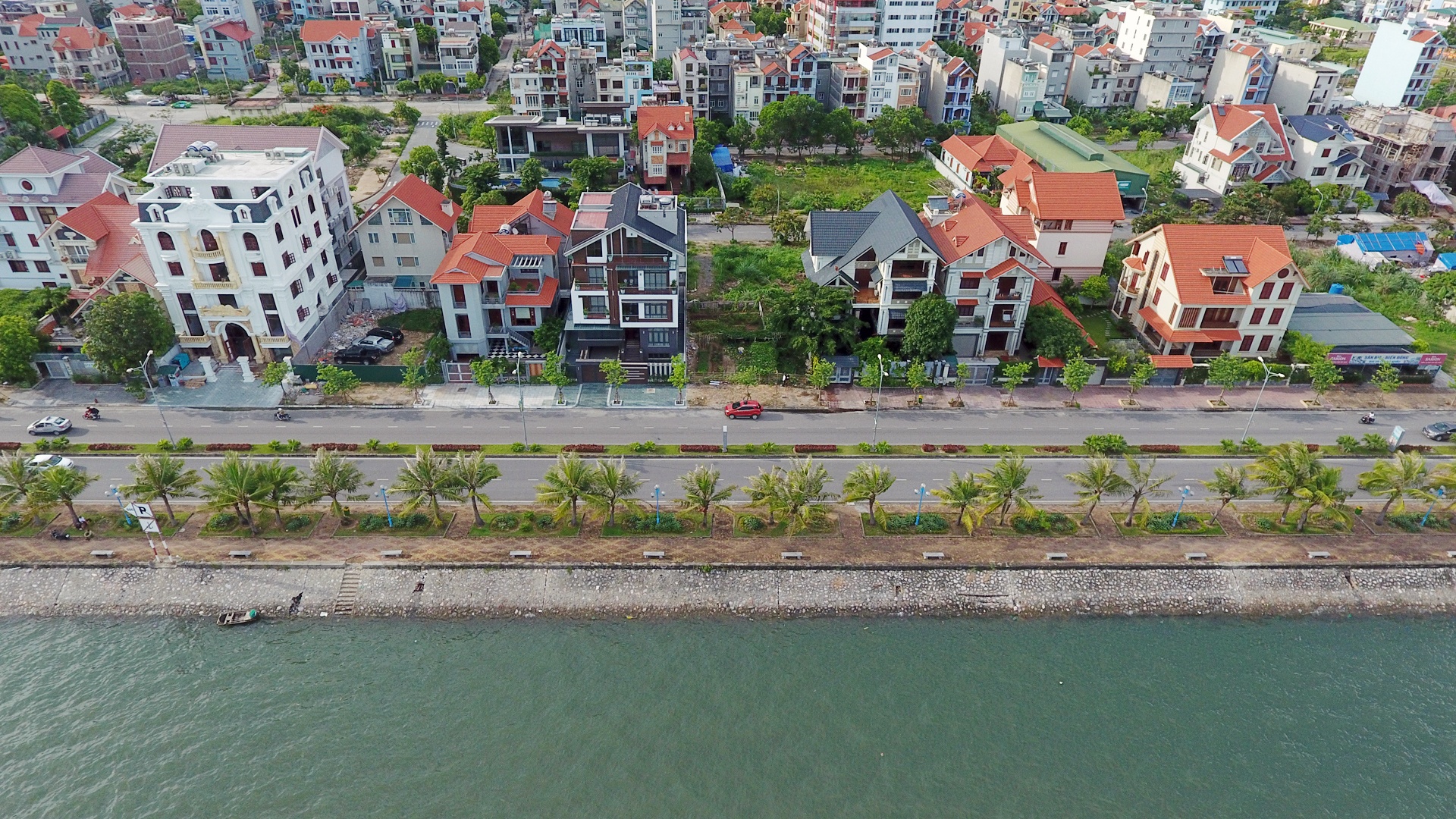 Biet thu,  lau dai o pho 'vip' chay doc bien vinh H anh 11