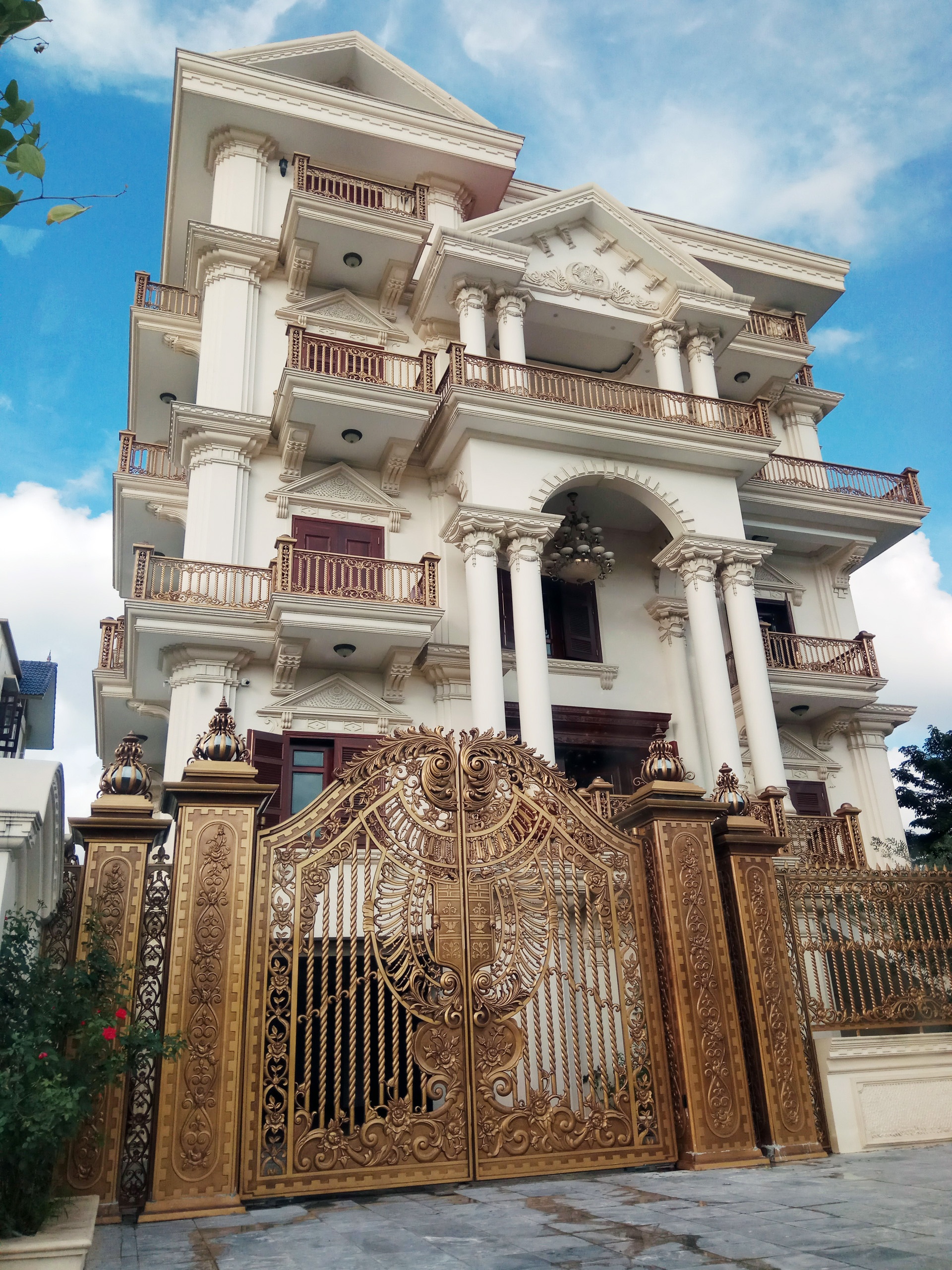 Biệt thự, lâu đài ở phố 'vip' chạy dọc biển vịnh H ảnh 5 Biet thu, lau dai o pho 'vip' chay doc bien vinh H anh 5