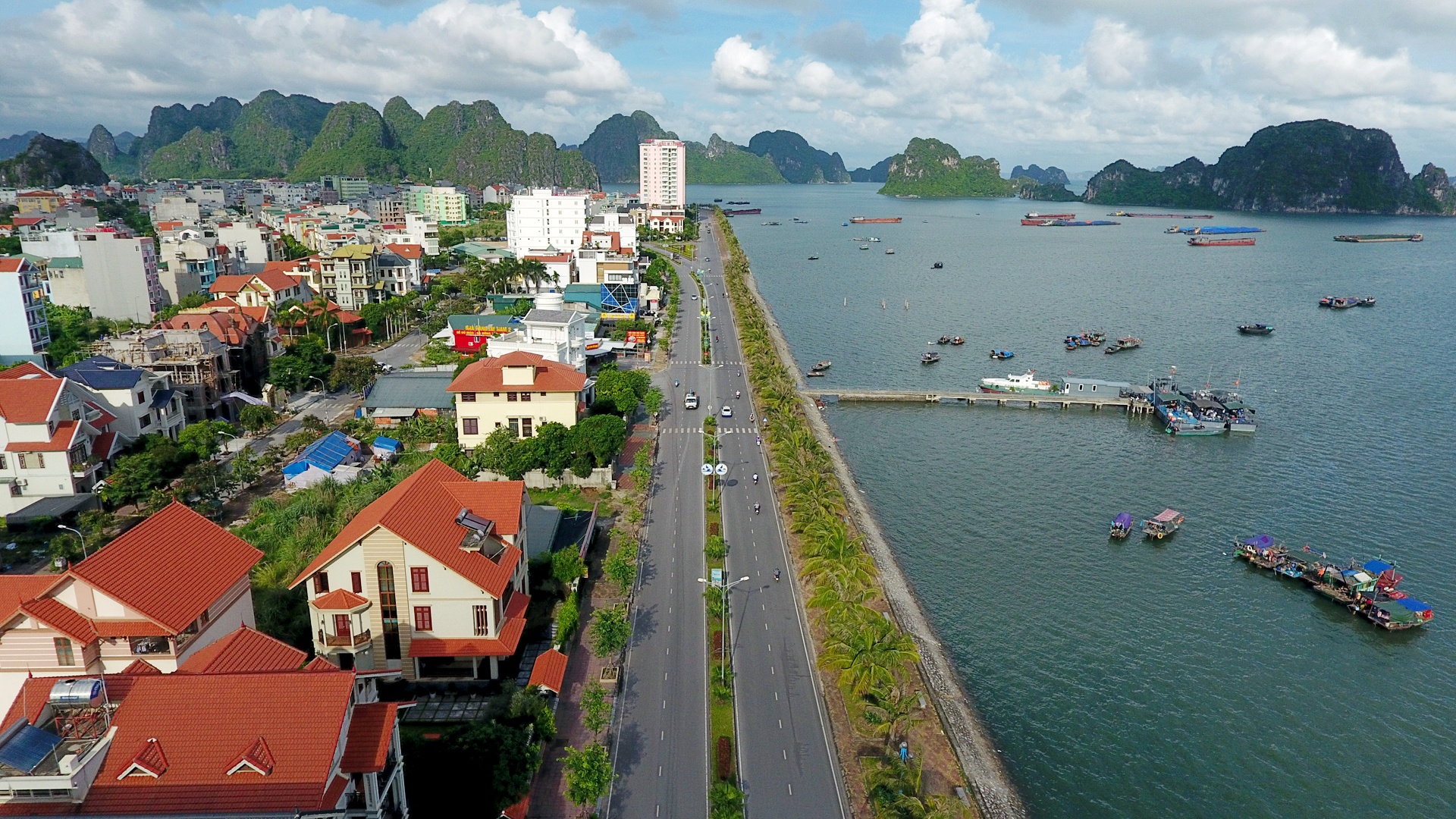 Pho biet thu o noi tap trung nguoi giau doc bien Ha Long hinh anh