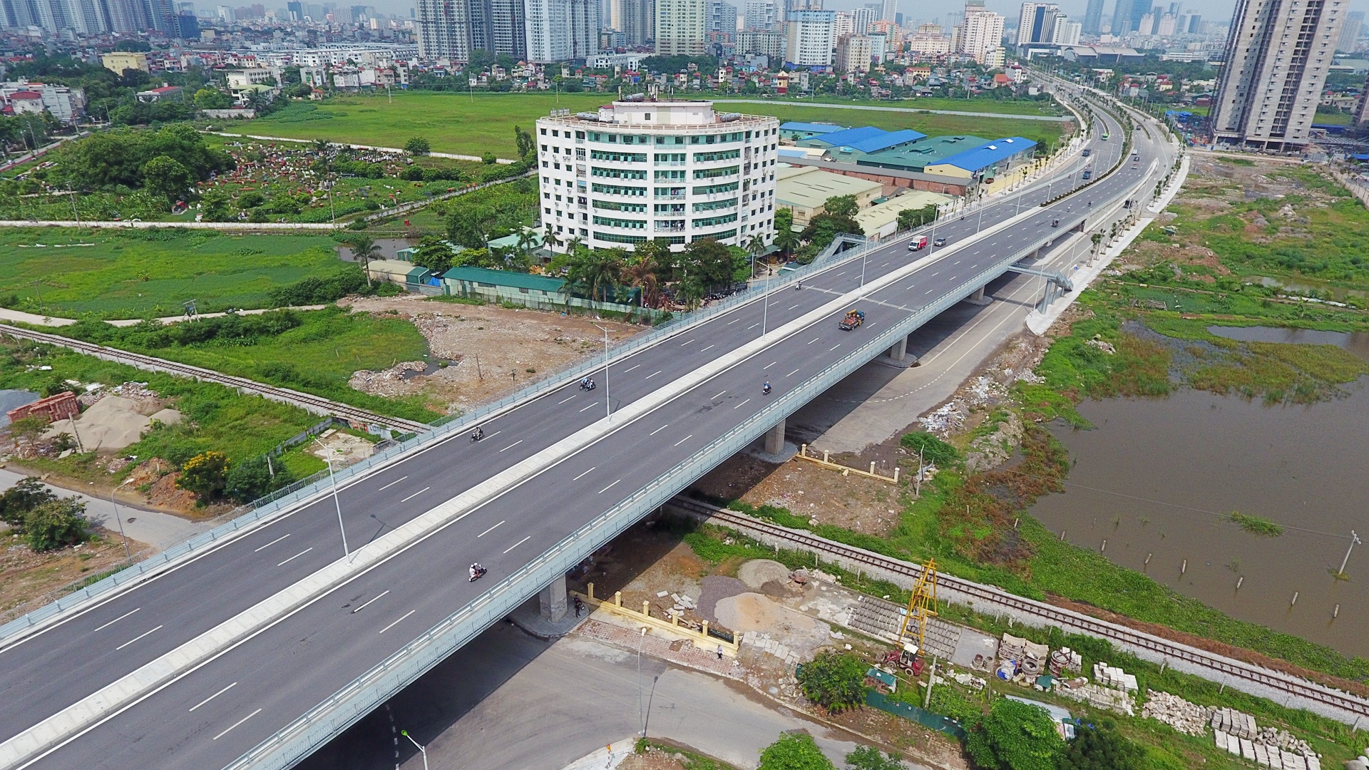 Con duong nghin ty thong xe sau 8 nam hinh anh