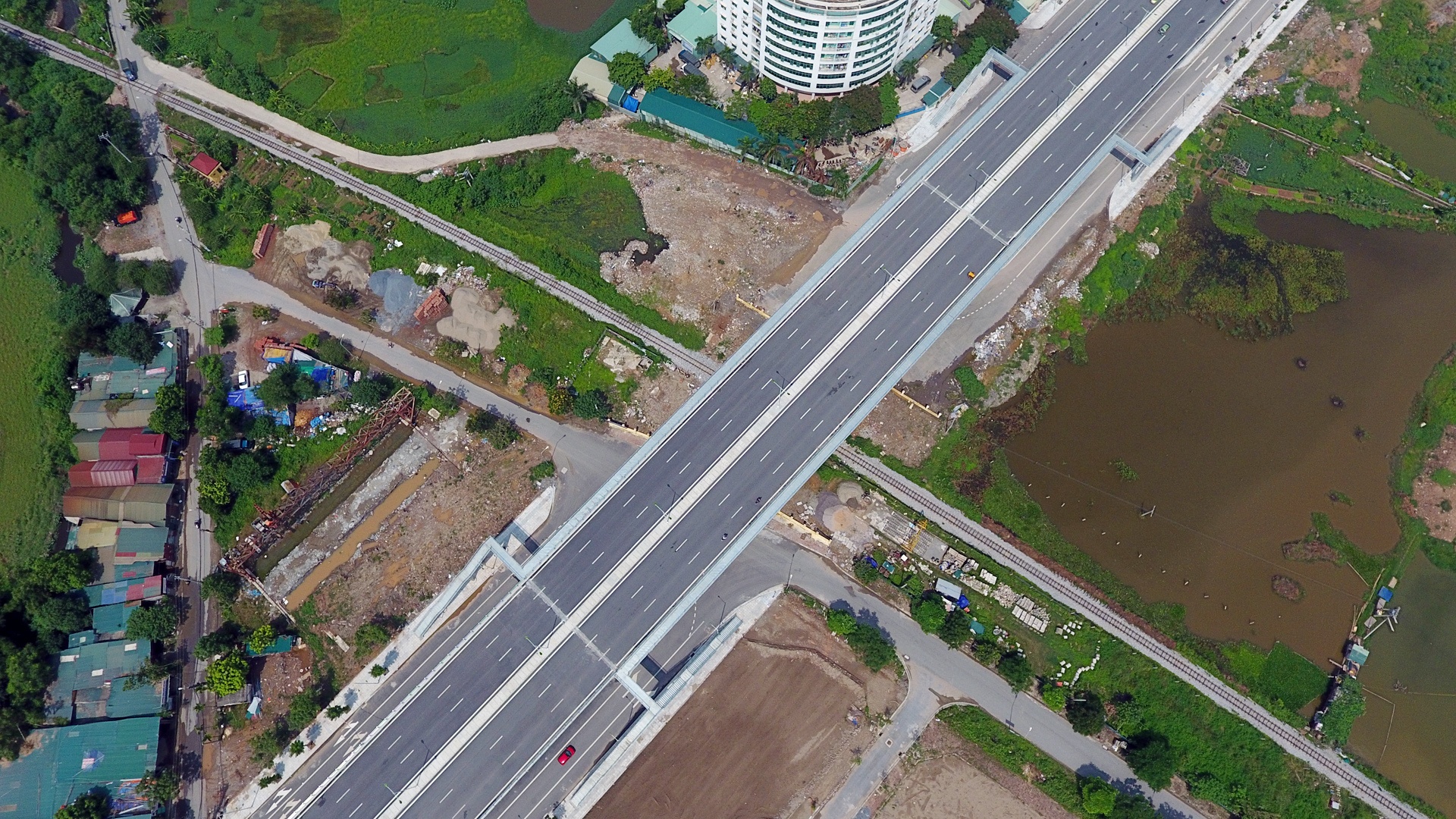 Duong nghin ty dai 3,5 km xay 8 nam moi xong hinh anh