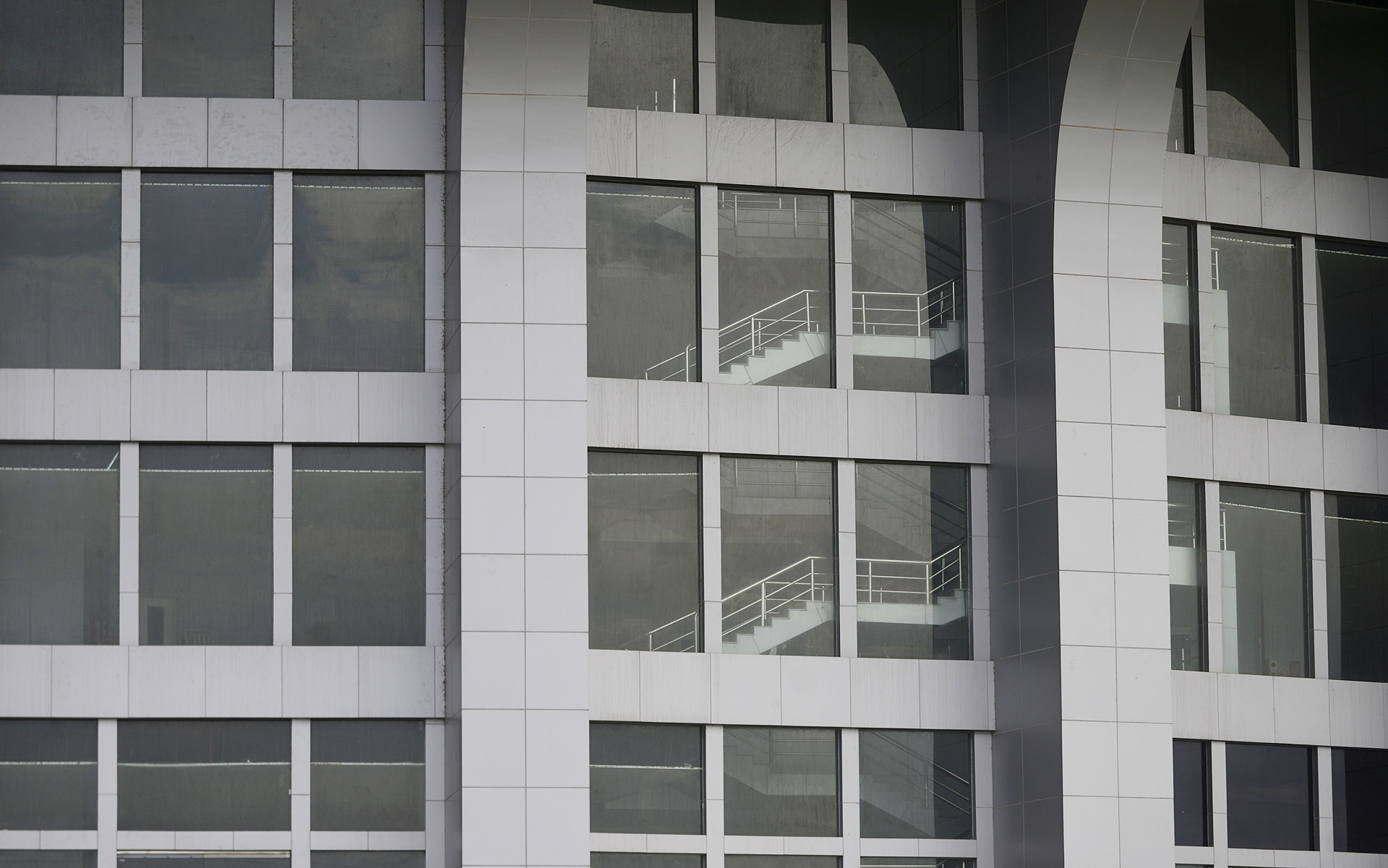 nha thi dau nghin ty nam giua canh dong anh 11