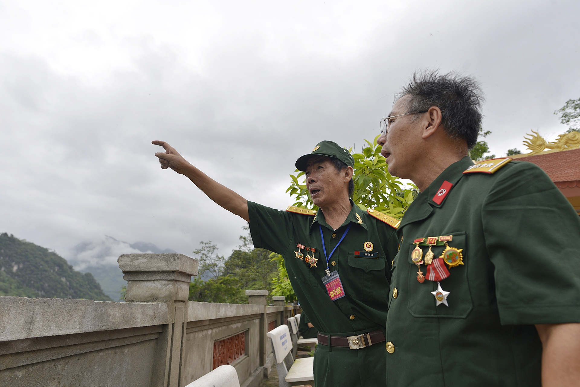 Doi mua tham dong doi tai chien truong Vi Xuyen anh 13