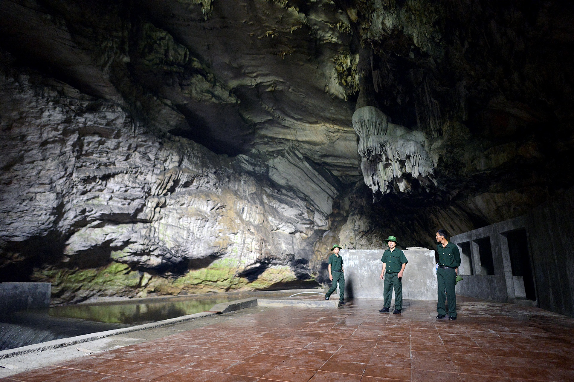 Doi mua tham dong doi tai chien truong Vi Xuyen anh 14