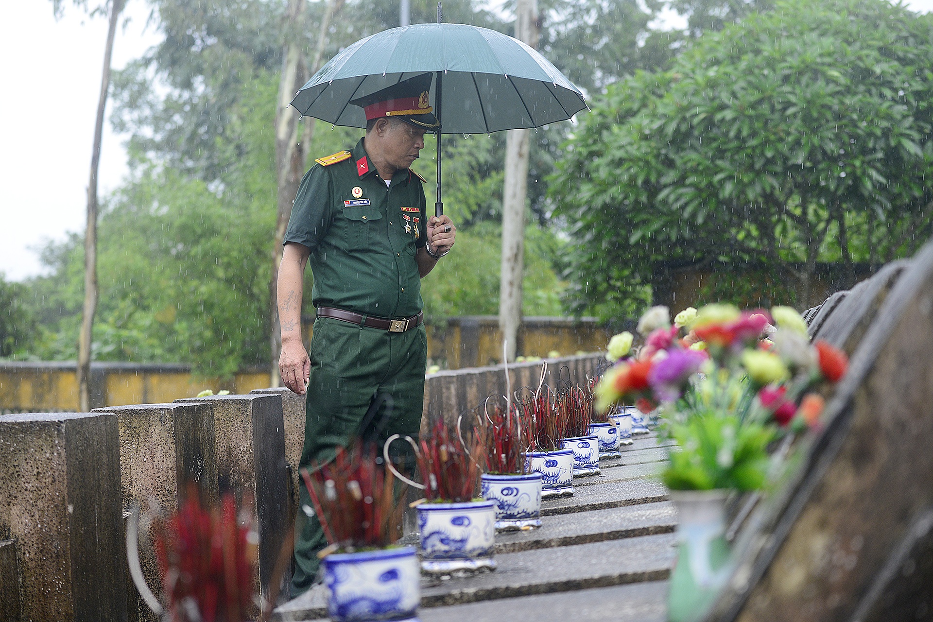 Doi mua tham dong doi tai chien truong Vi Xuyen anh 2