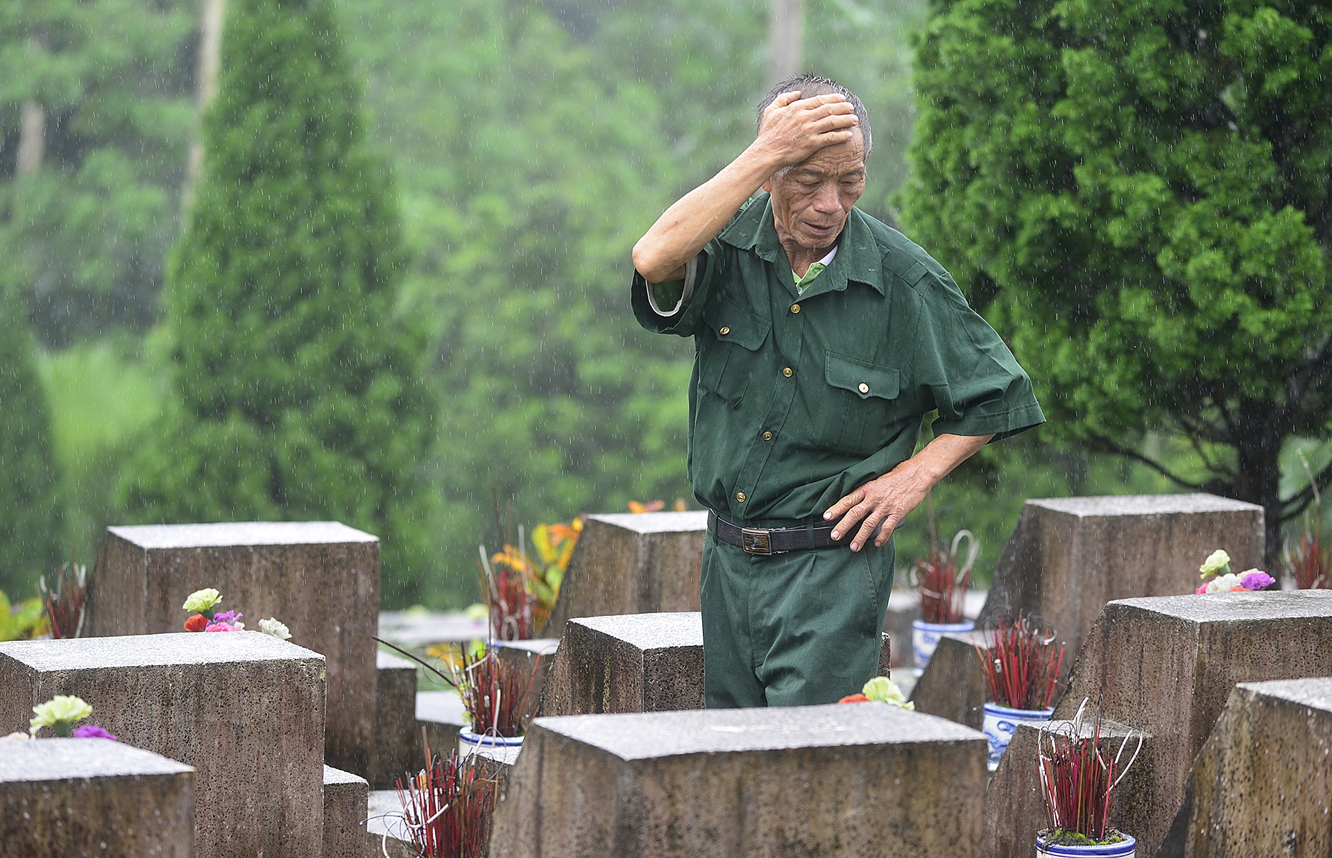 Doi mua tham dong doi tai chien truong Vi Xuyen anh 3