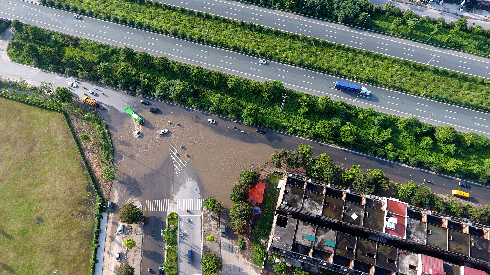 Khu do thi ngap trong nuoc ca ngay anh 12