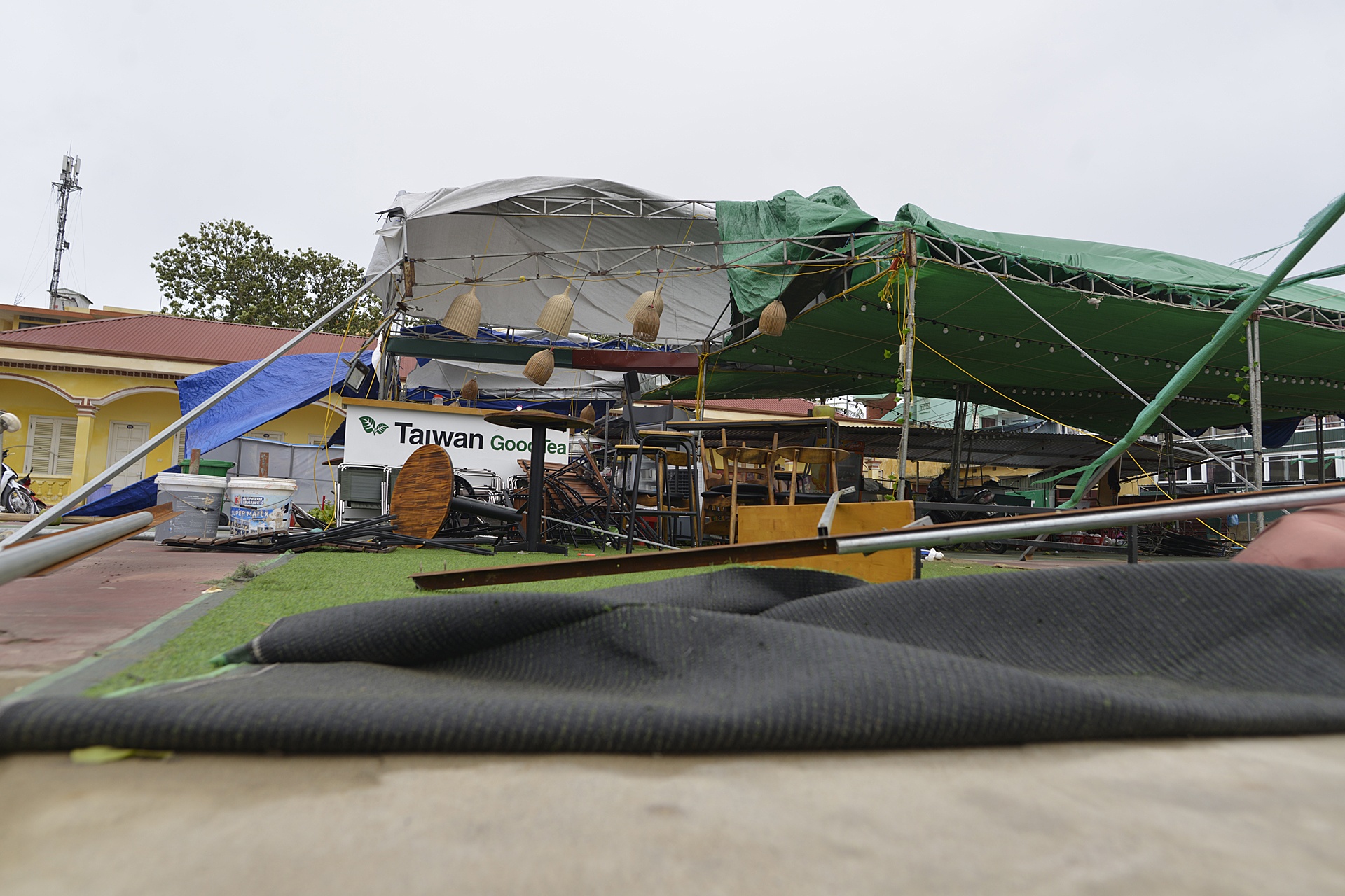 Sam Son tan hoang sau bao so 2 anh 9