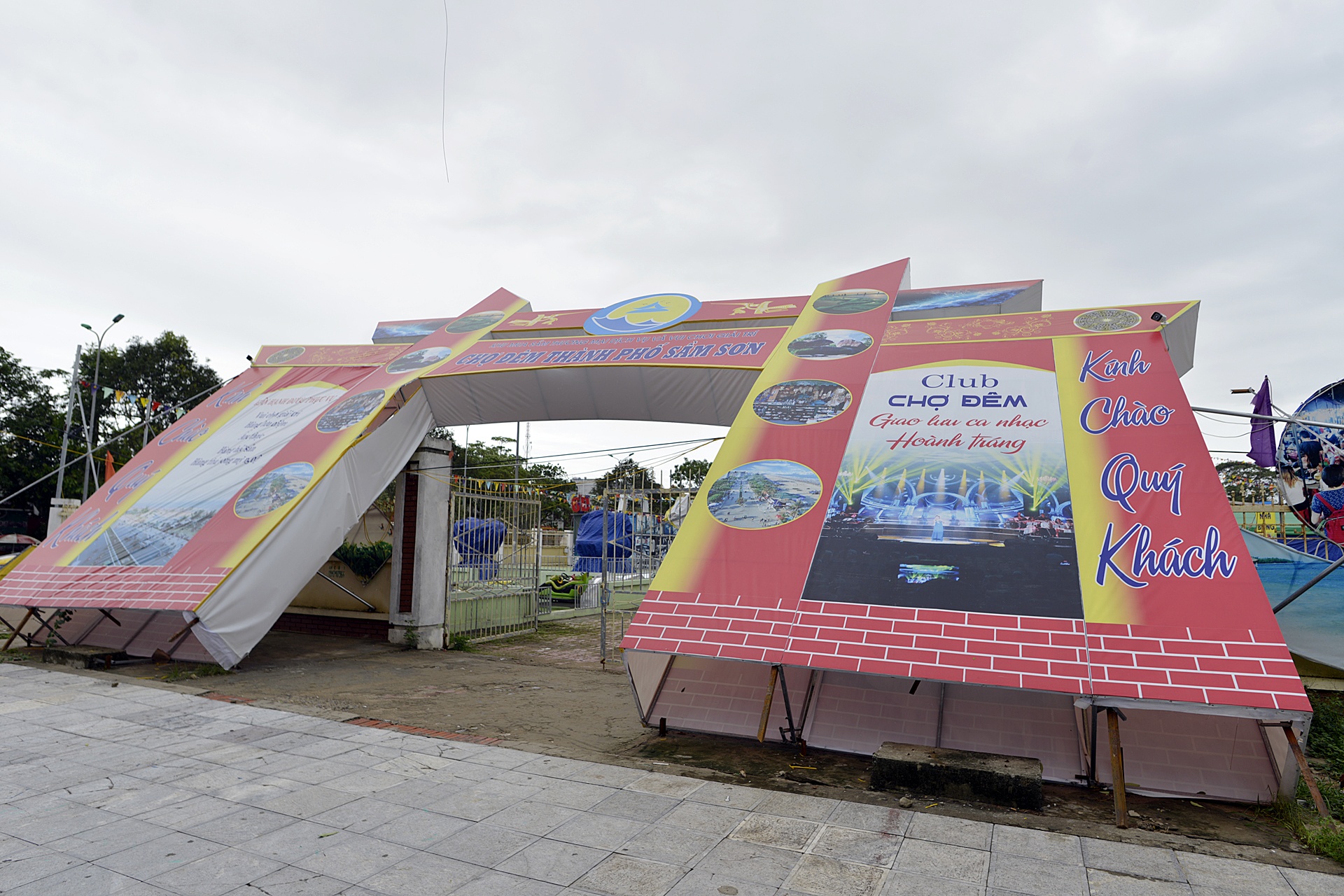 Cay coi gay do ven bien Sam Son sau bao so 2 hinh anh