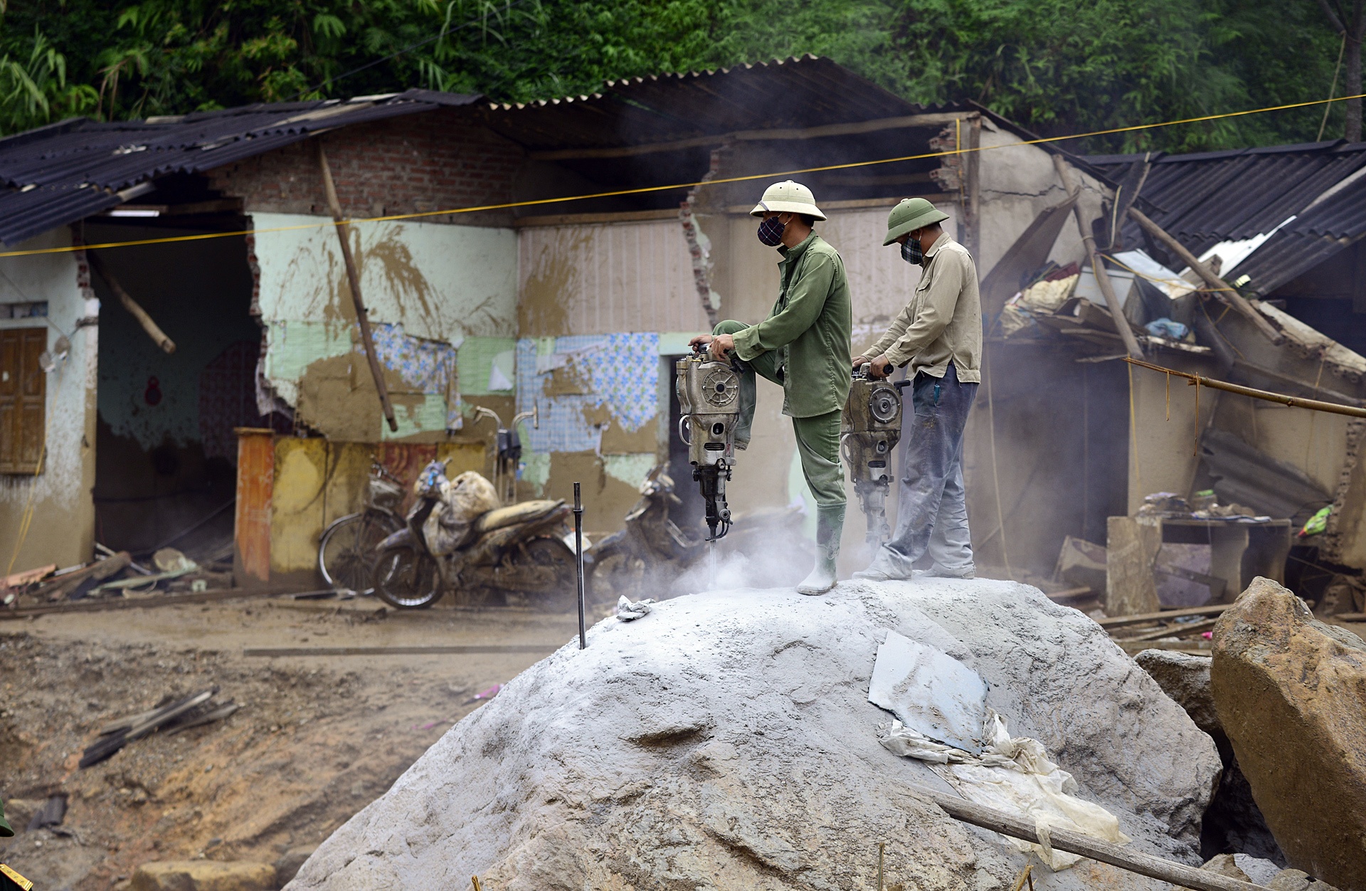 hinh anh noi ron lu mu cang chai anh 12