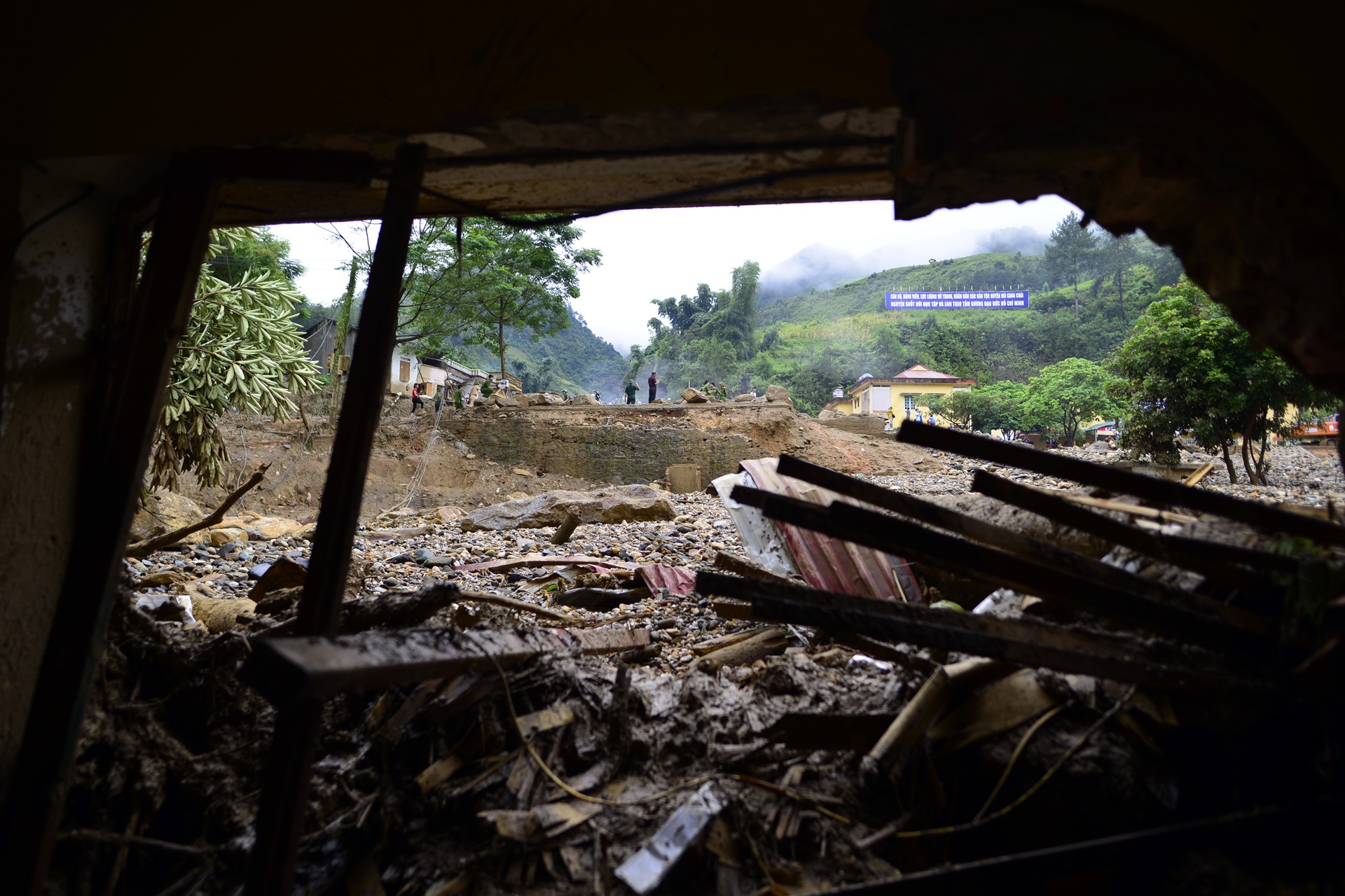 hinh anh noi ron lu mu cang chai anh 16