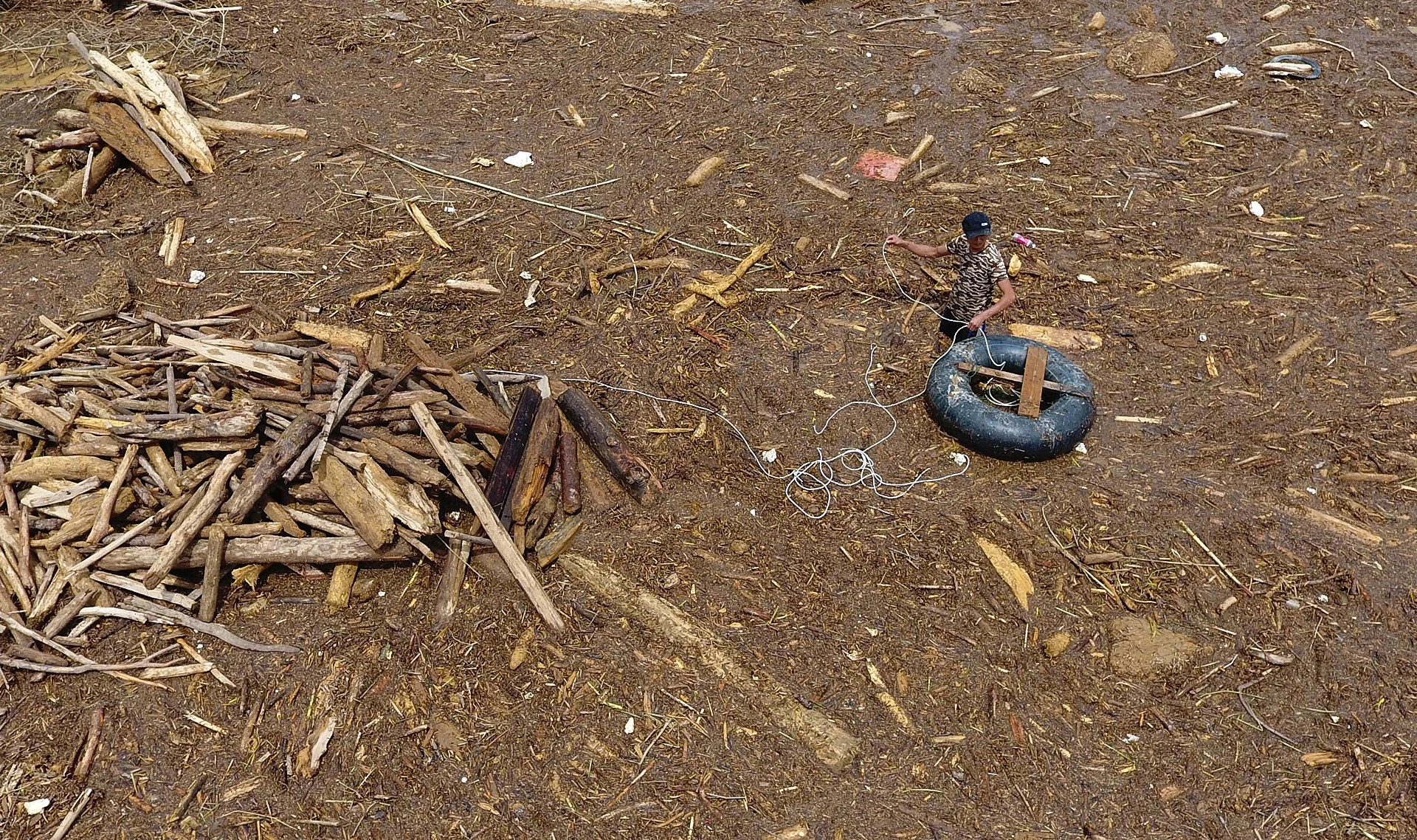 mot cui tren ho thuy dien sau lu quet anh 2