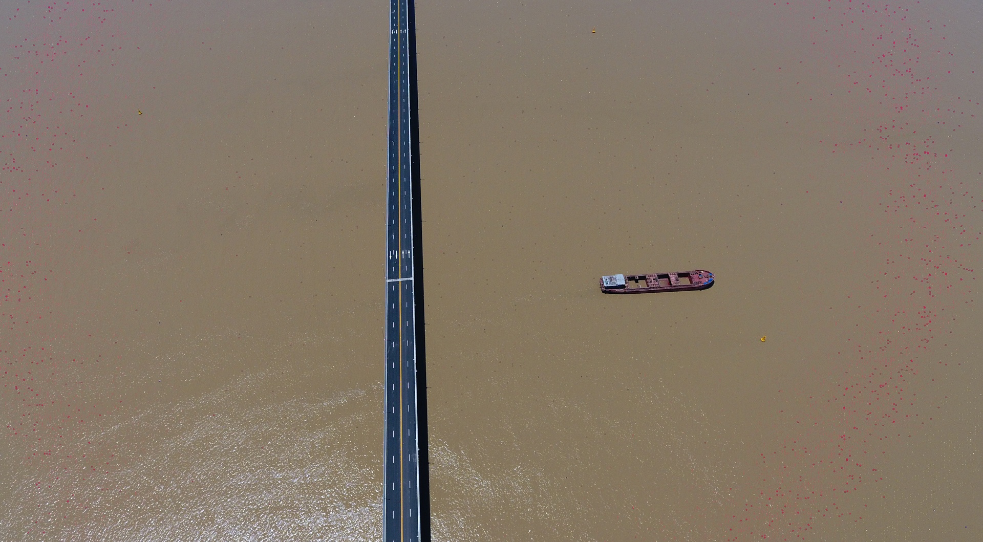 Cau vuot bien dai nhat Viet Nam anh 11