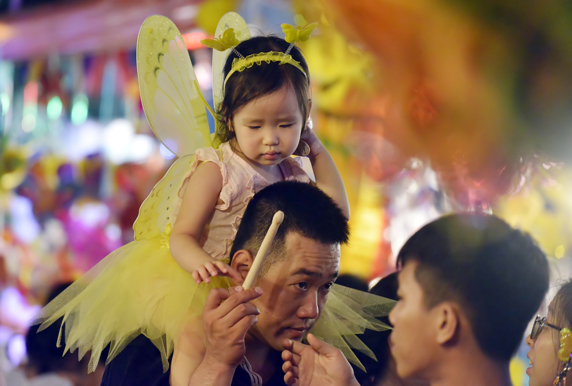 nguoi dan di choi Trung thu som anh 4