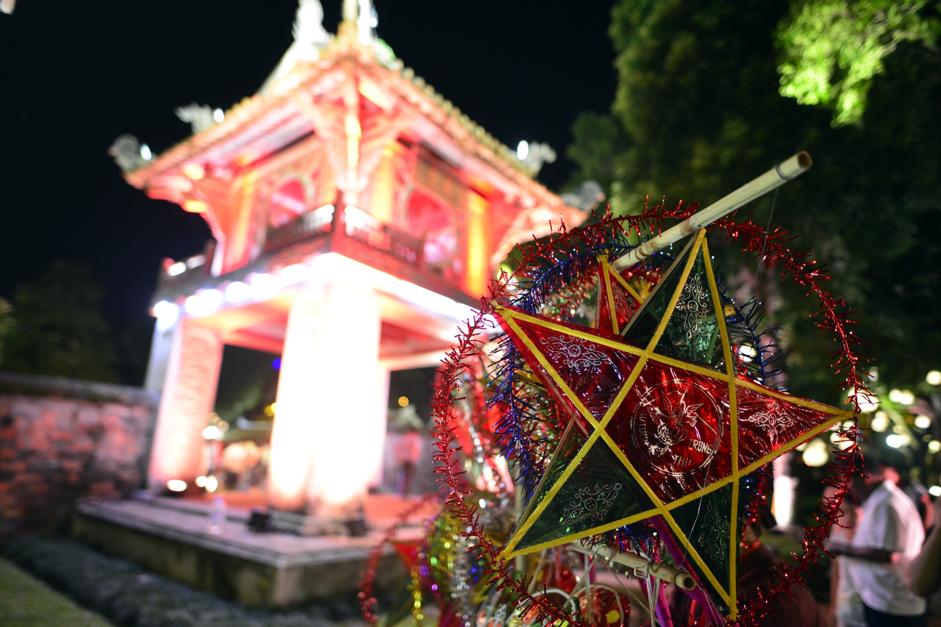 Van Mieu lung linh truoc dem trung thu anh 10