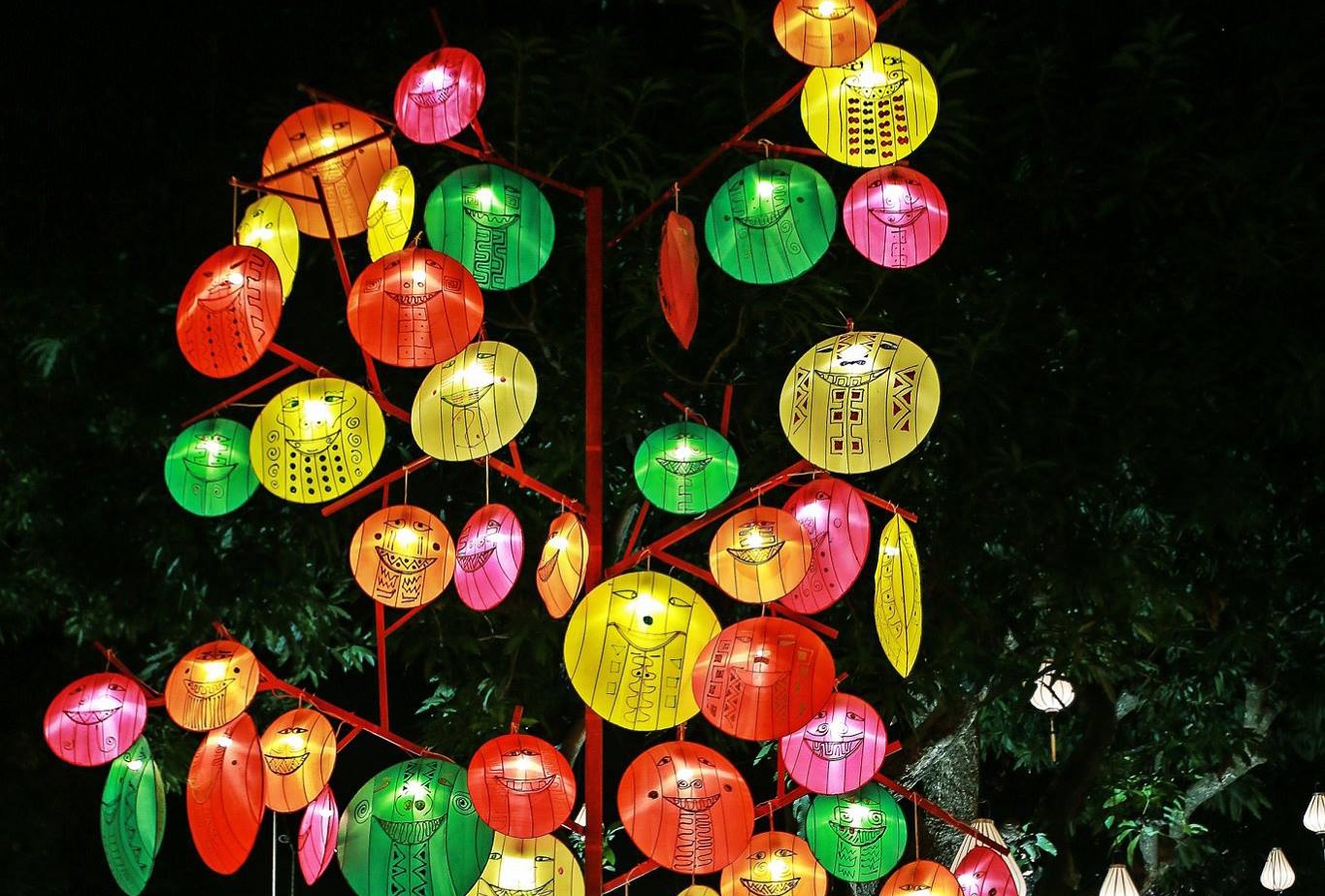 Van Mieu lung linh truoc dem trung thu anh 5