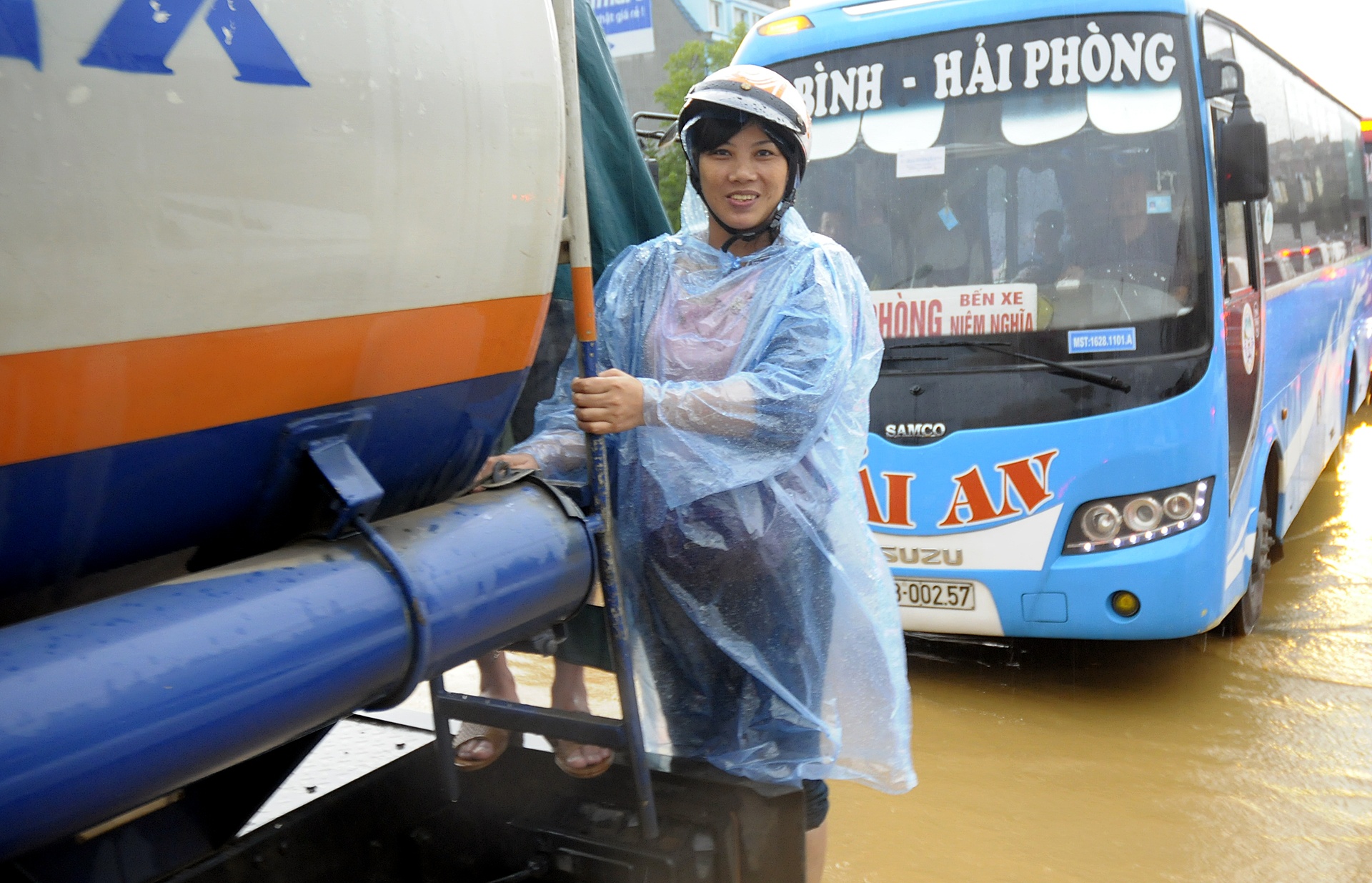 Un tac nhieu gio tai quoc lo 6 anh 4