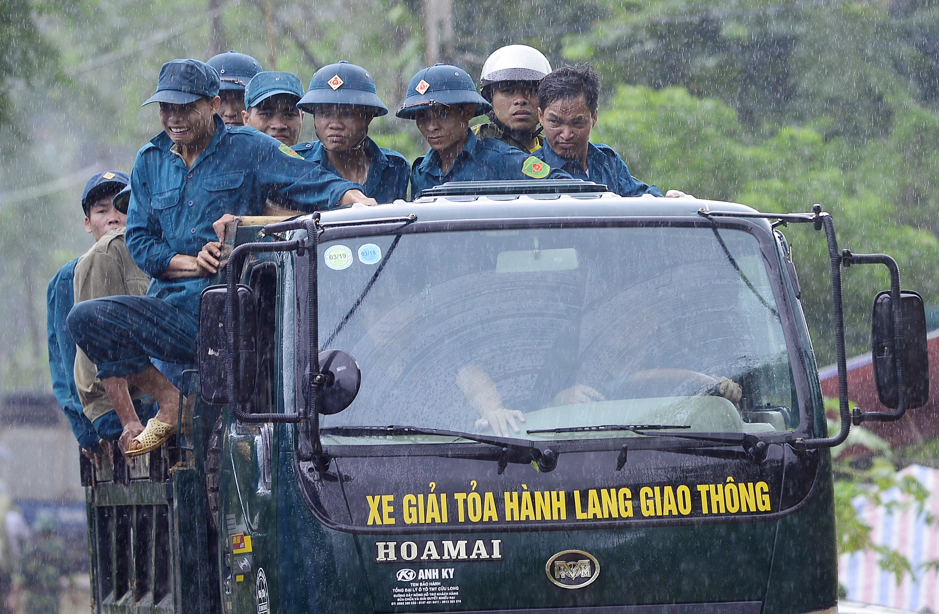 dat da chon vui 18 nguoi tai Hoa Binh anh 11