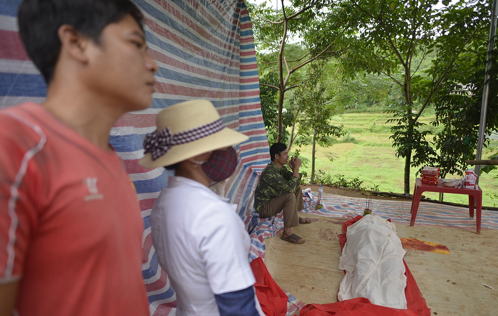 dat da chon vui 18 nguoi tai Hoa Binh anh 3