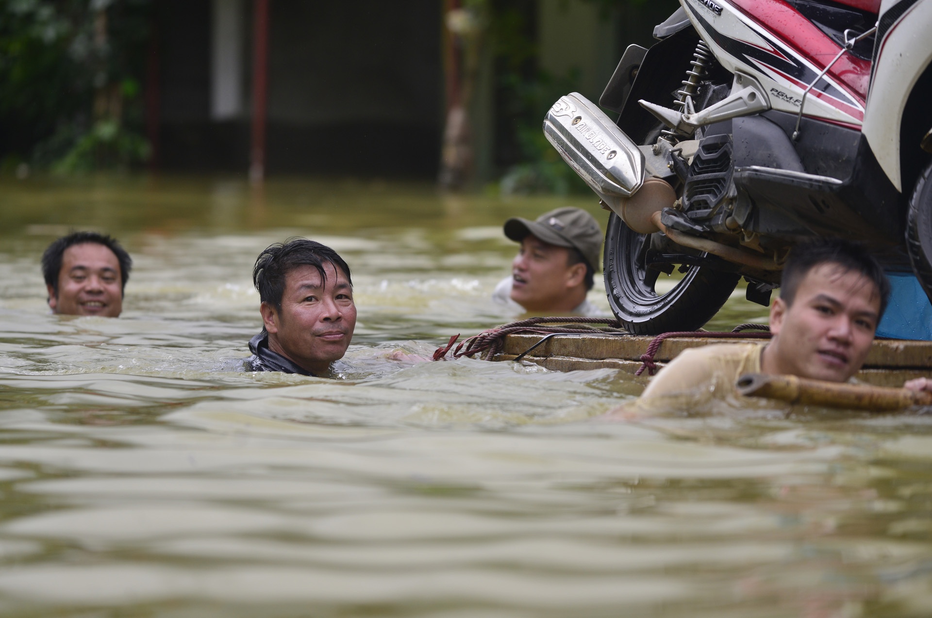 nga ba tong dau ngap nang do mua lon anh 3