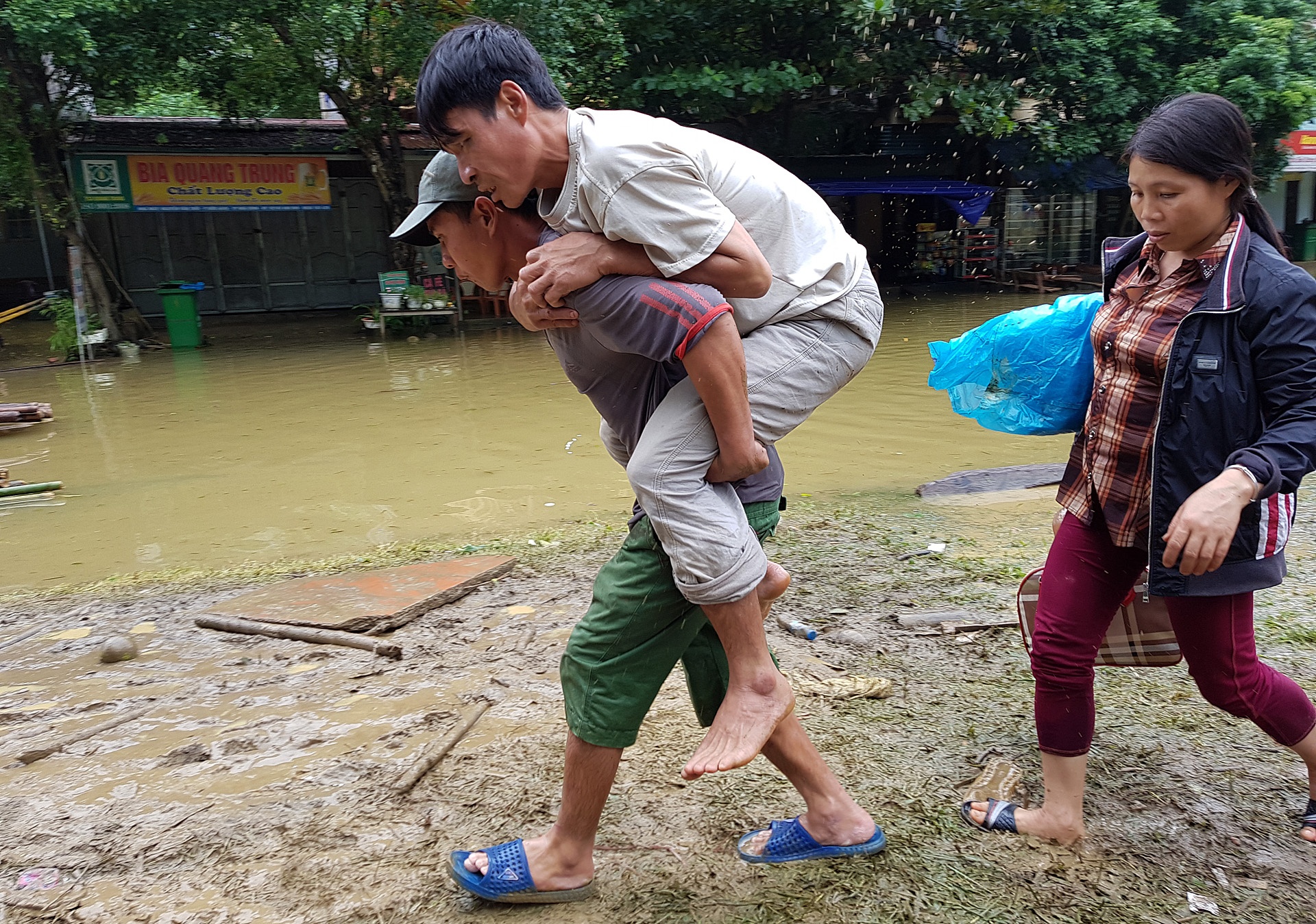 nga ba tong dau ngap nang do mua lon anh 6