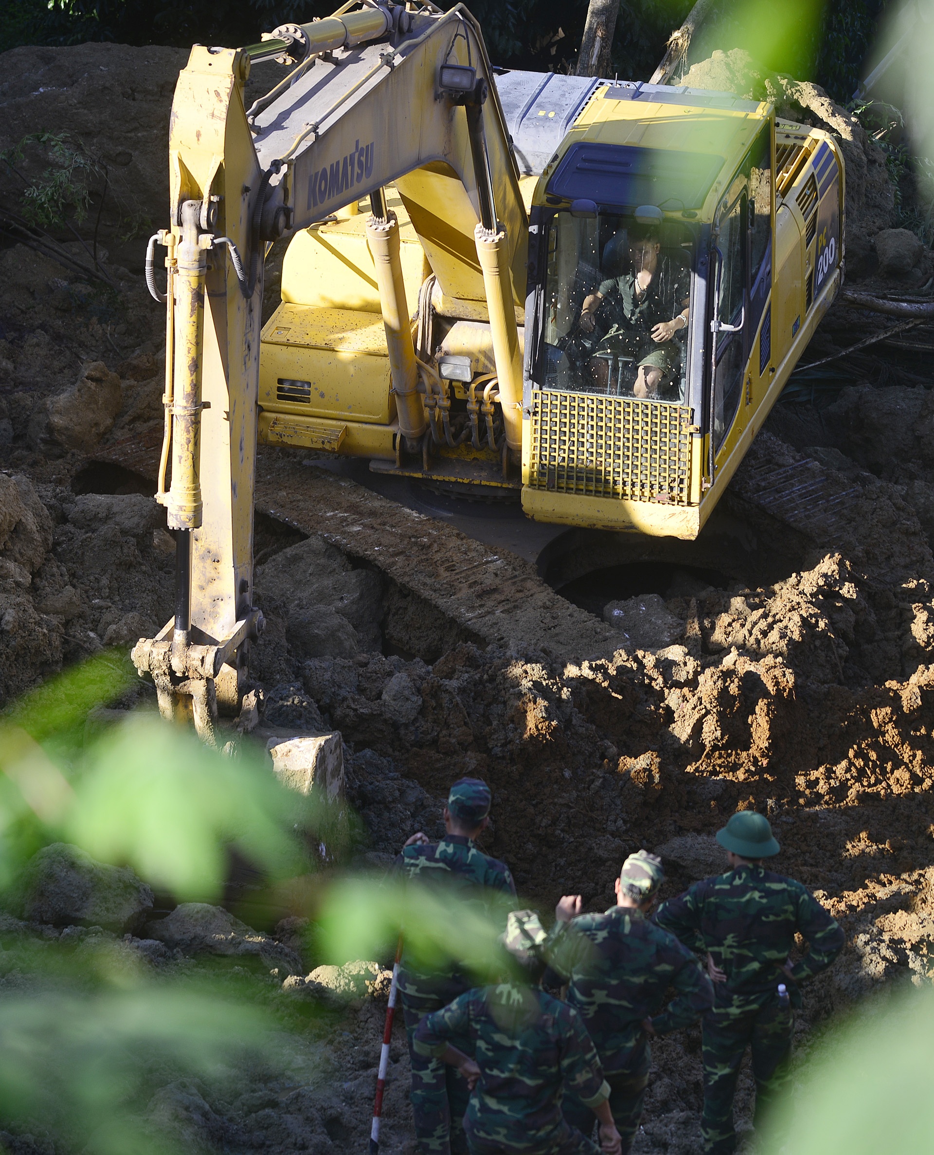Luc luong cuu ho tai vu sat lo o Hoa Binh anh 6