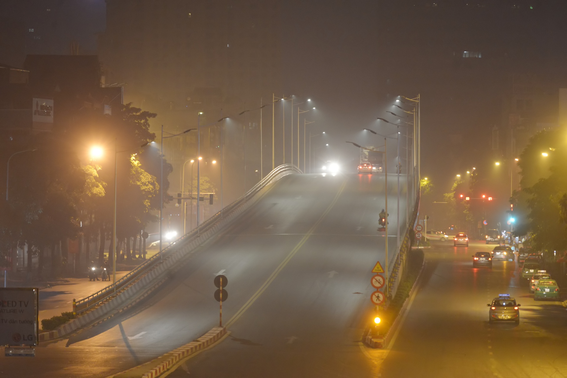 Khoi mu bao phu Ha Noi anh 13