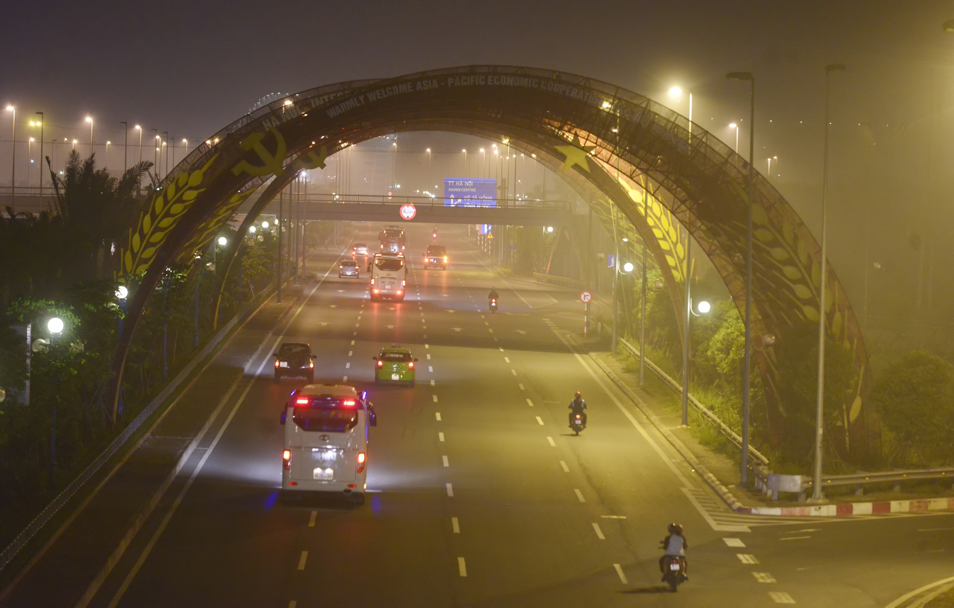 Khoi mu bao phu Ha Noi anh 3