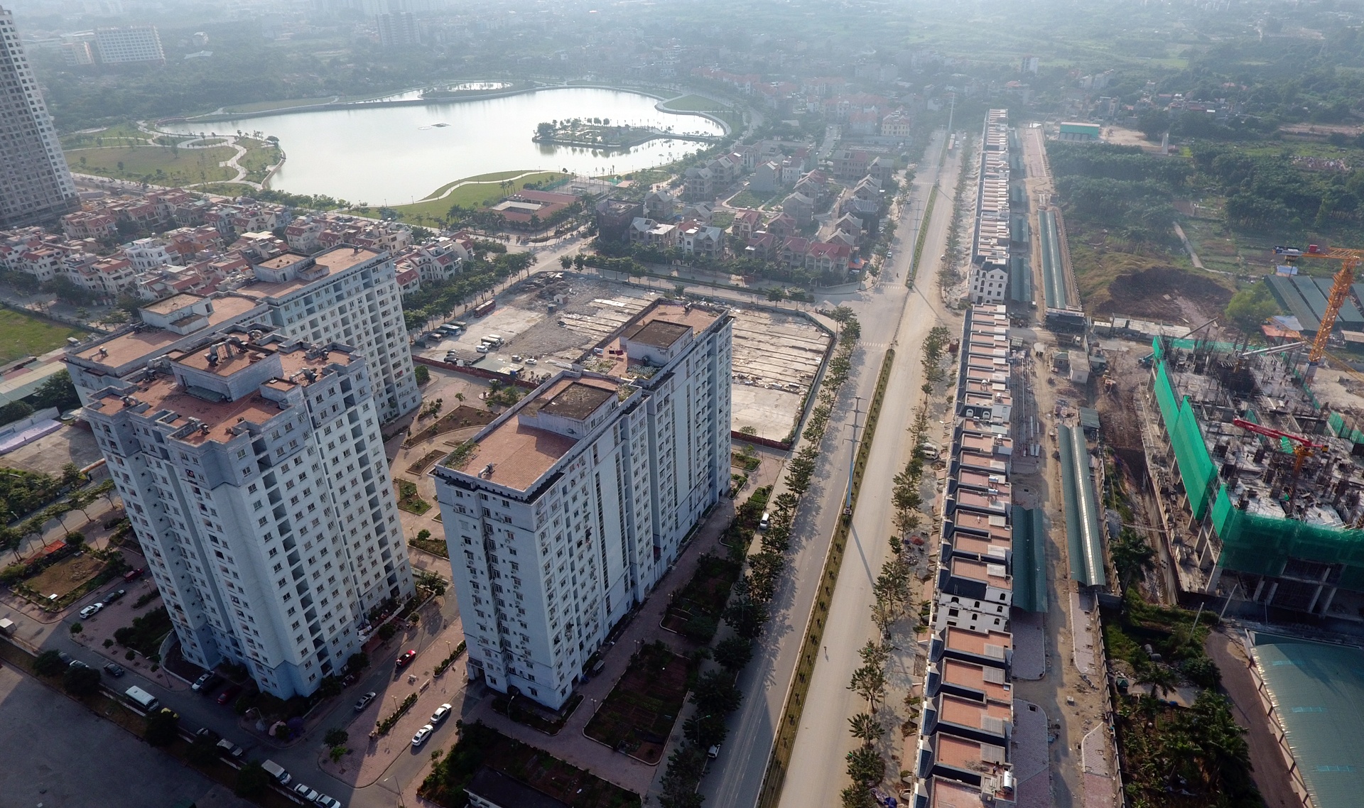 nhung chung cu tai dinh cu bo hoang va it nguoi o anh 12