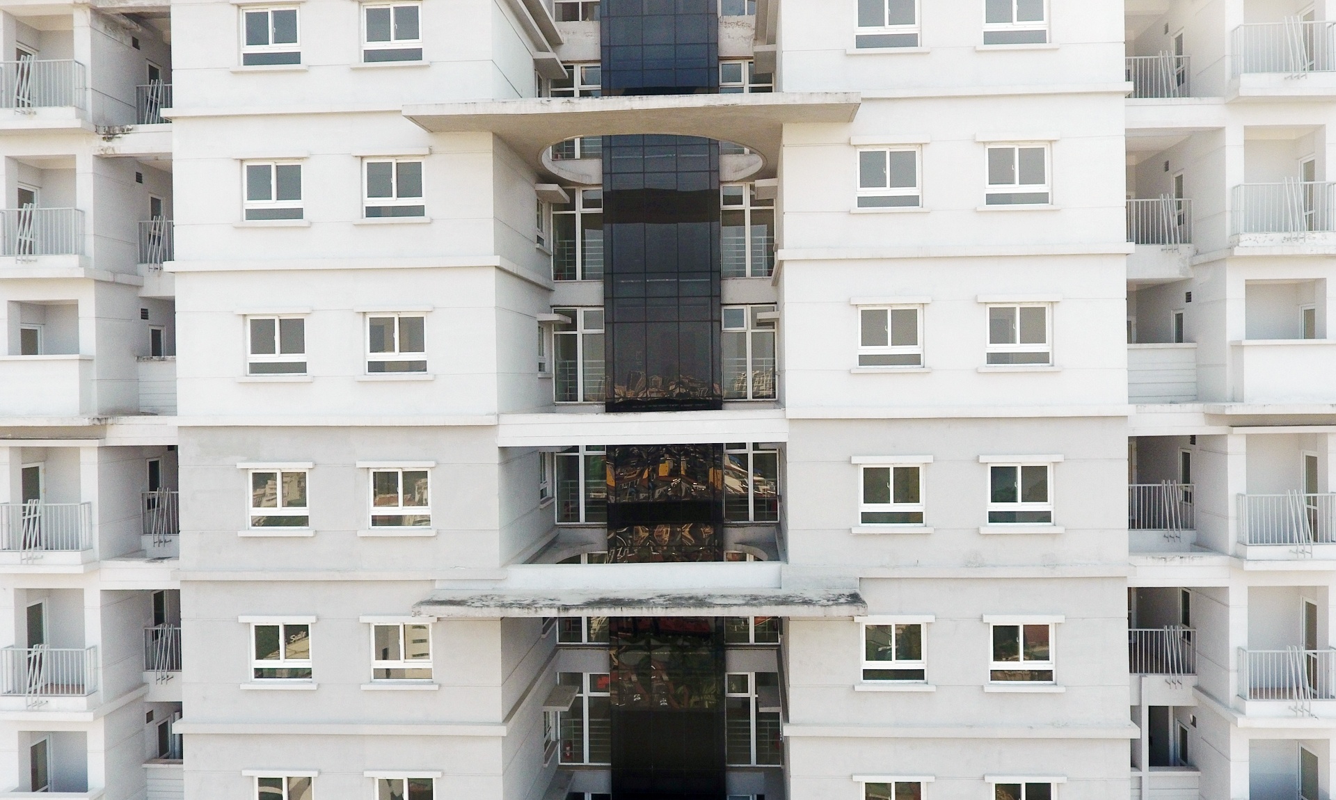 nhung chung cu tai dinh cu bo hoang va it nguoi o anh 2