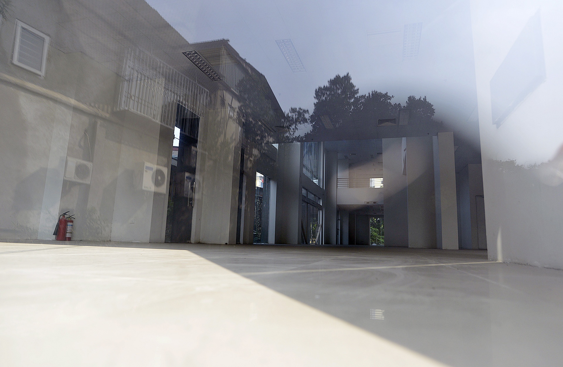 nhung chung cu tai dinh cu bo hoang va it nguoi o anh 3