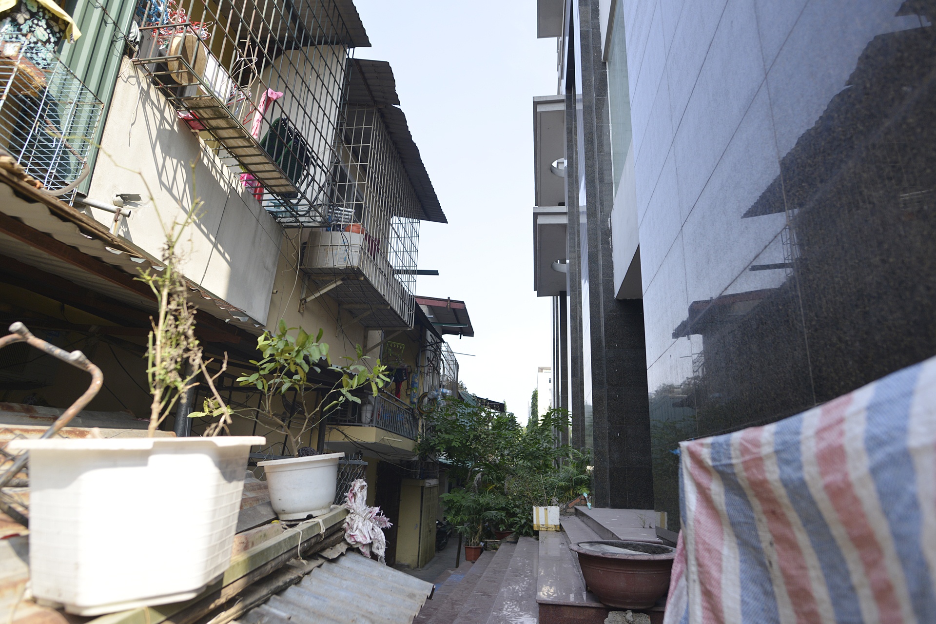 nhung chung cu tai dinh cu bo hoang va it nguoi o anh 5