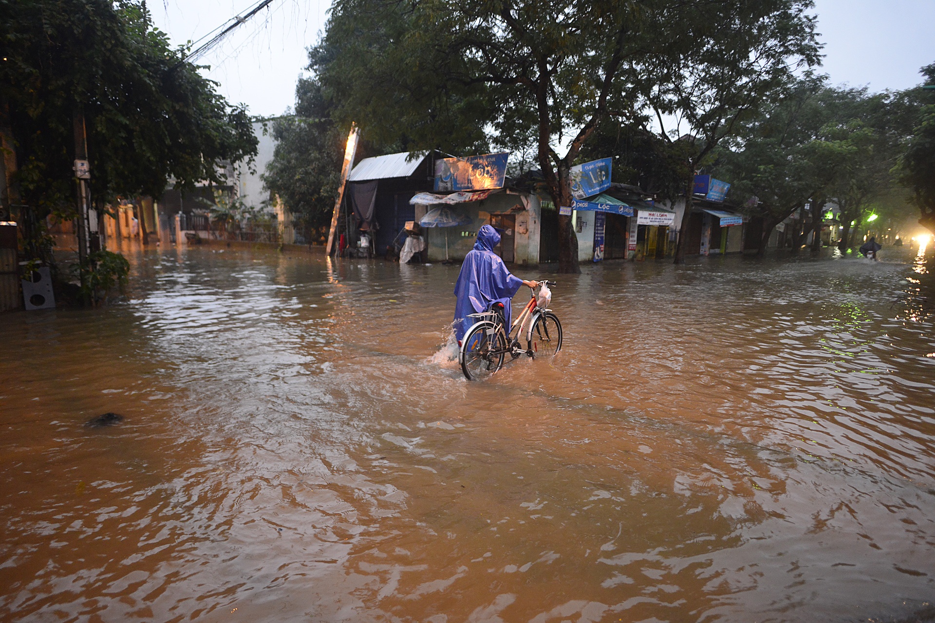 cuoc song nguoi dan Hue bi dao lon vi mua lut anh 10