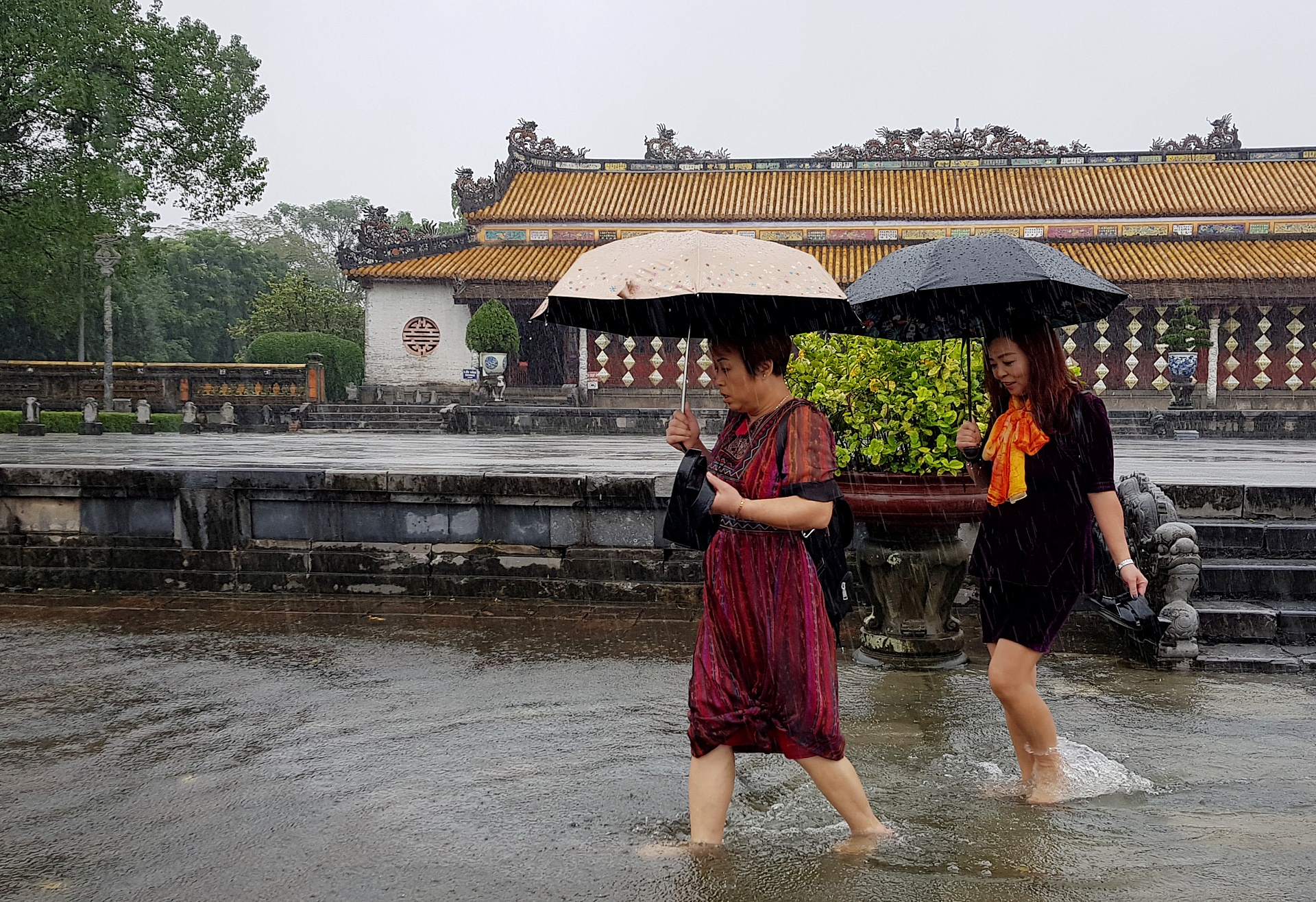 du khach loi nuoc trong dai noi Hue anh 6