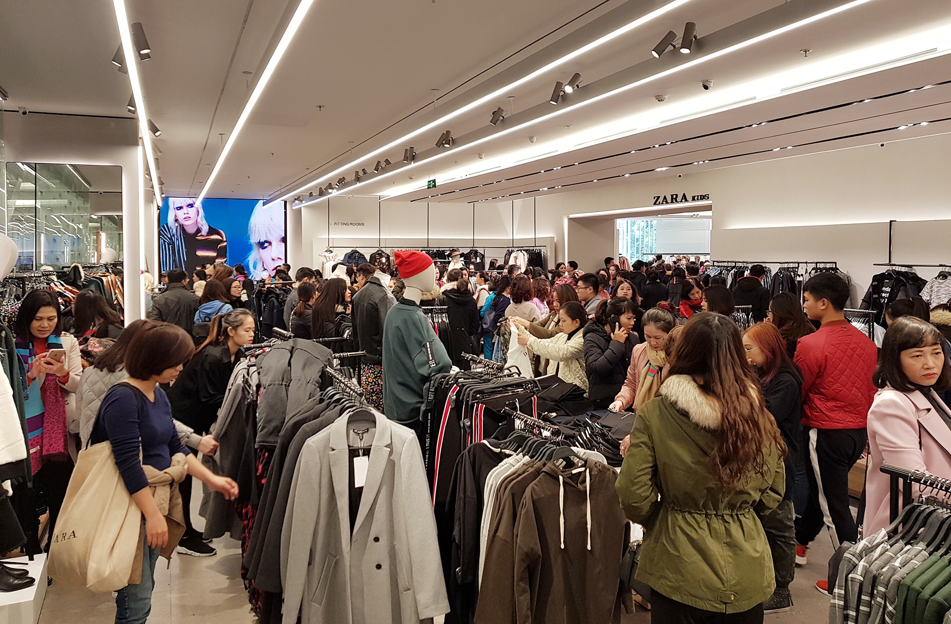 xep hang dai cho mua hang dip black friday anh 3