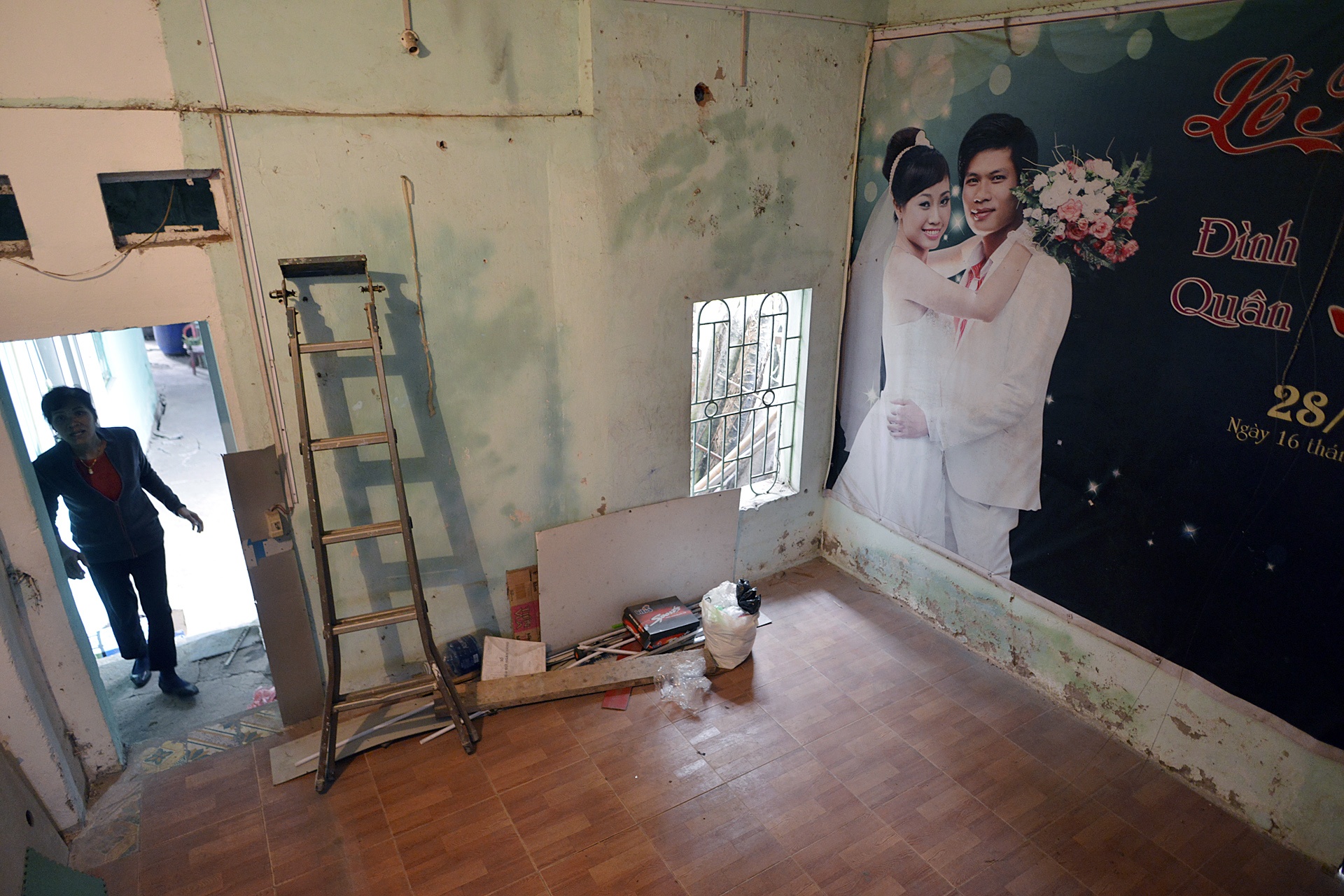 mo cau Duong bi but,  nha dan phai di doi anh 10