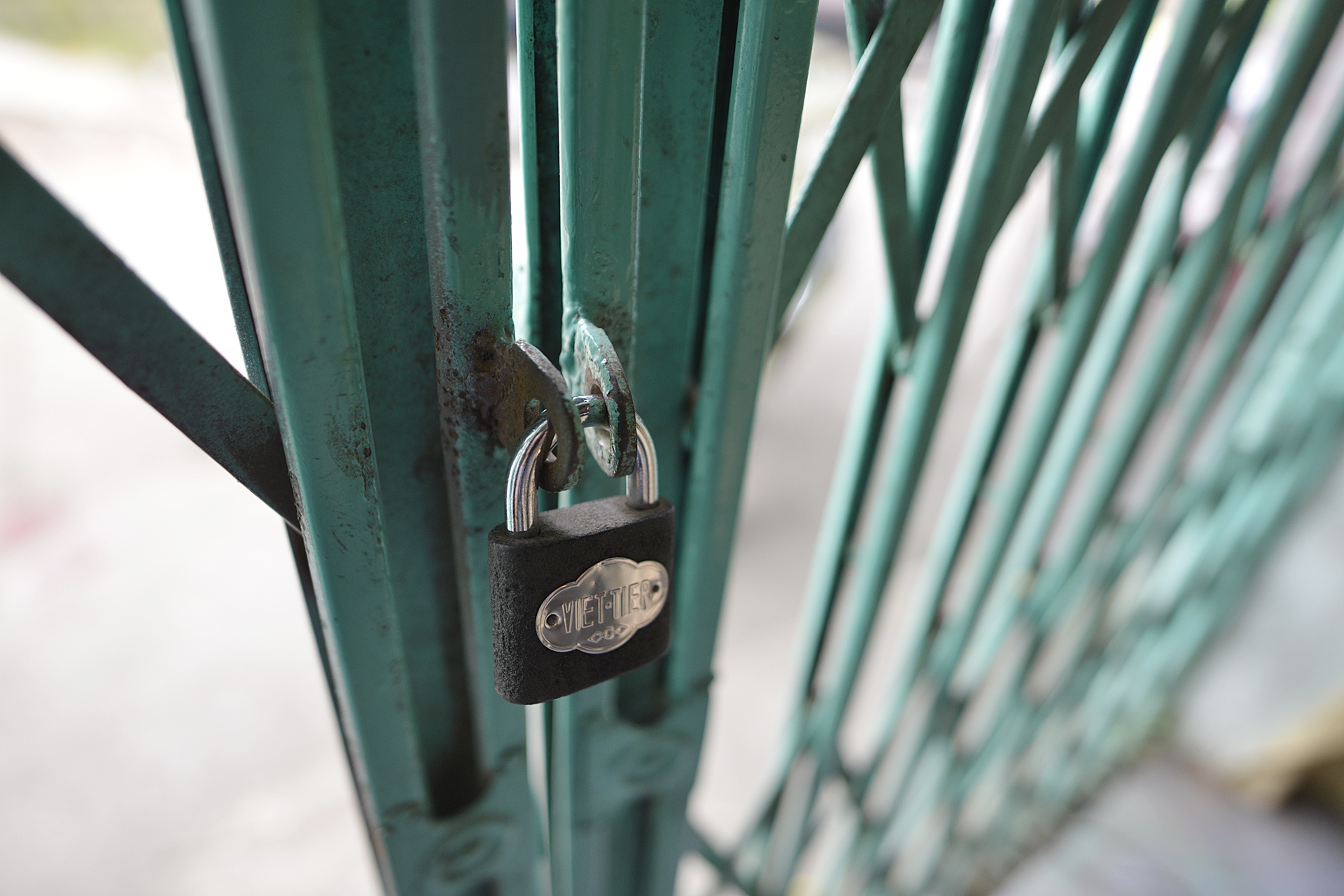 mo cau Duong bi but,  nha dan phai di doi anh 12