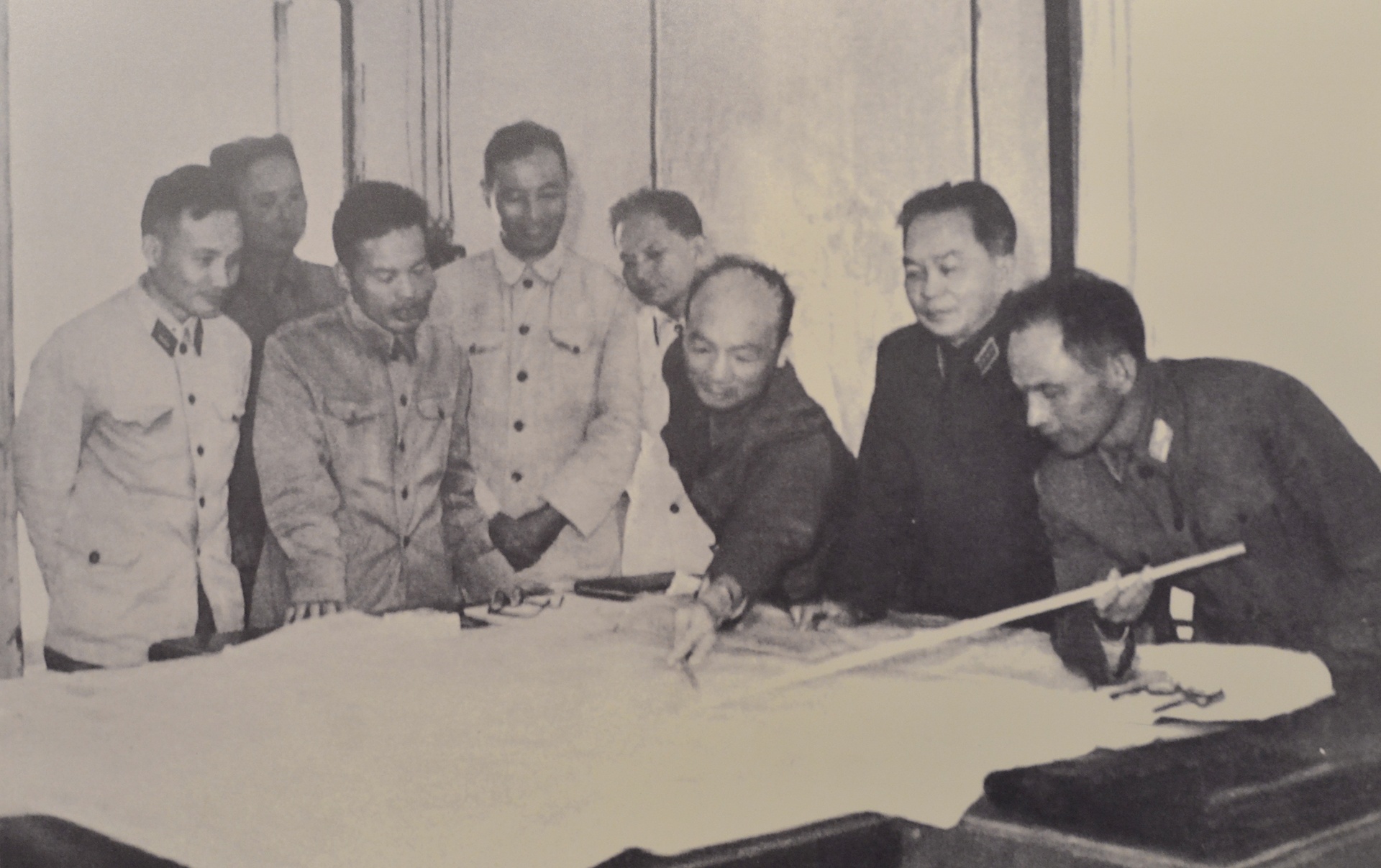 ham chi huy chong bom nguyen tu o Ha Noi anh 4