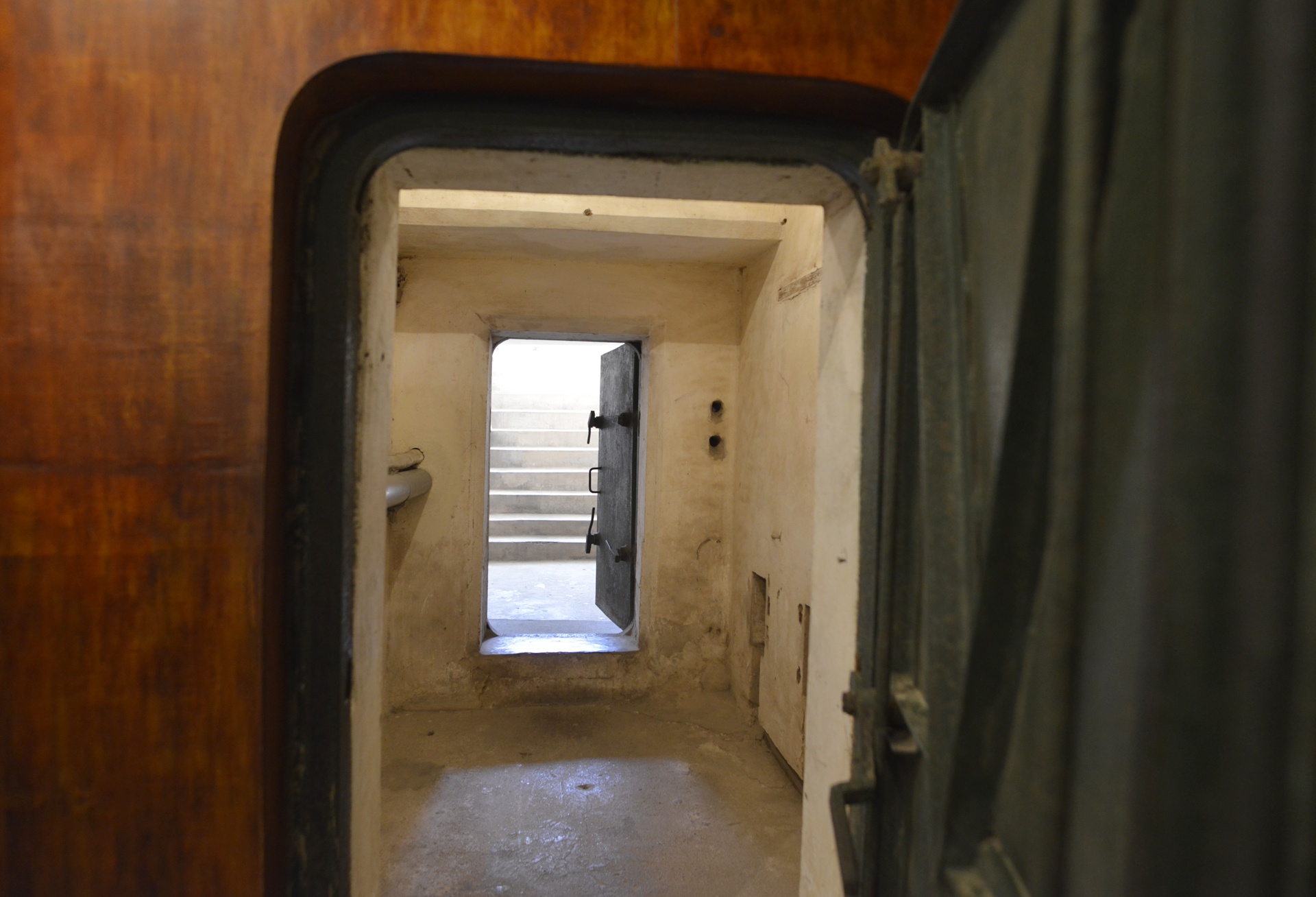 ham chi huy chong bom nguyen tu o Ha Noi anh 2