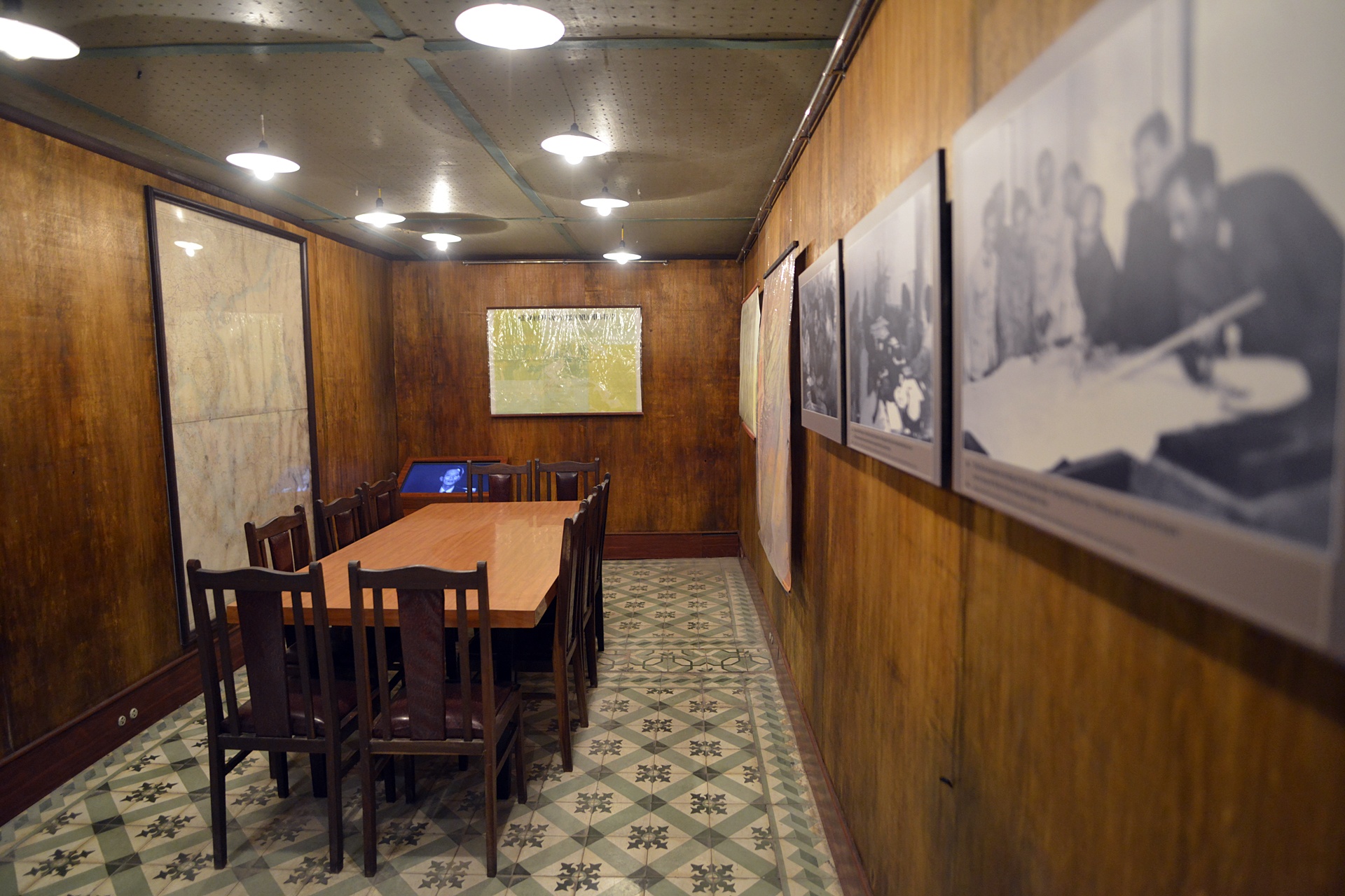 ham chi huy chong bom nguyen tu o Ha Noi anh 3