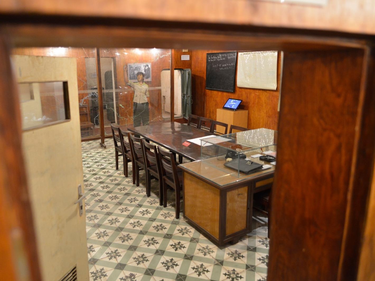 Can canh ham chi huy tac chien chong bom nguyen tu o Ha Noi hinh anh